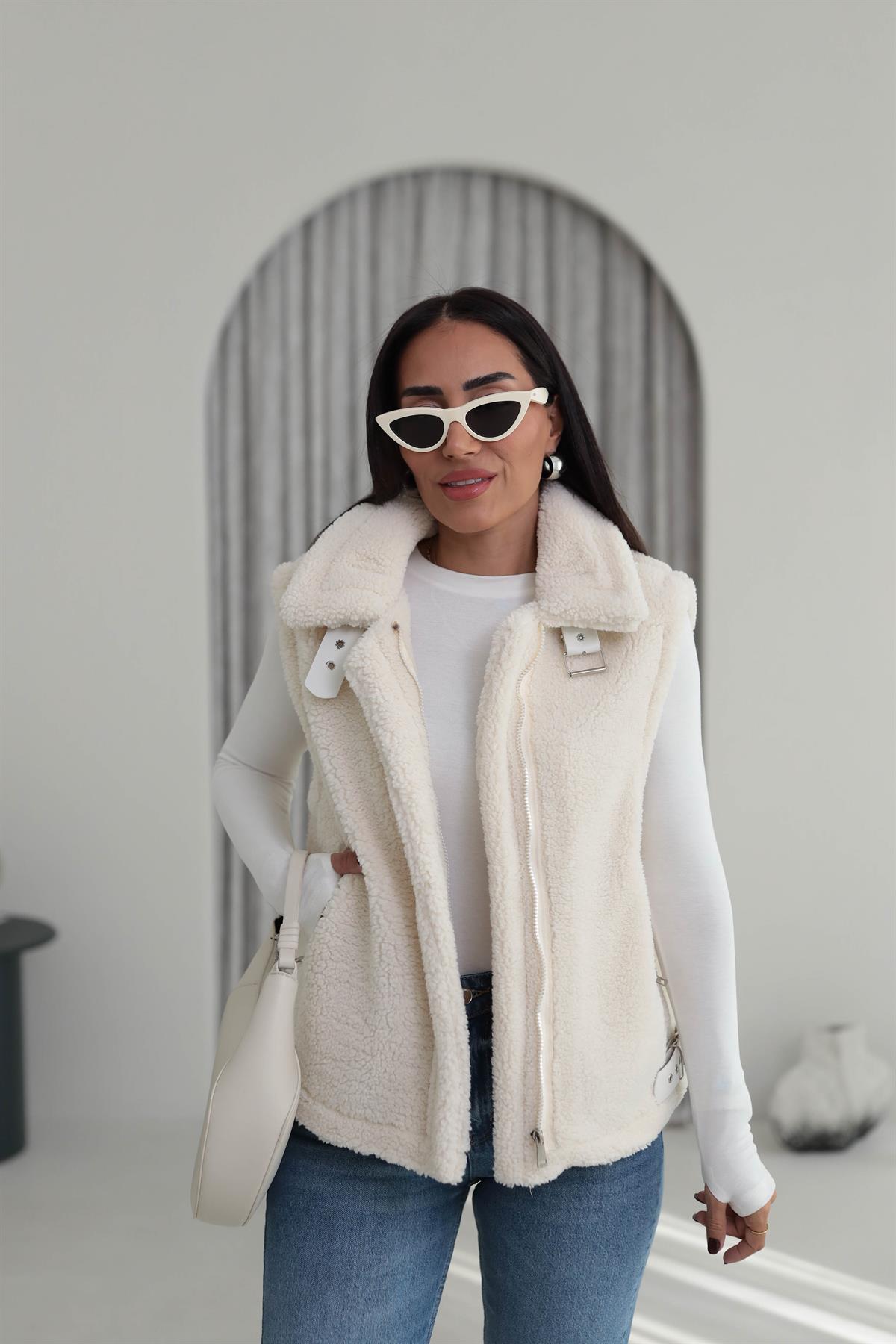 1149 Yaka ve Bel Kemer Detaylı Teddy Yelek EKRU