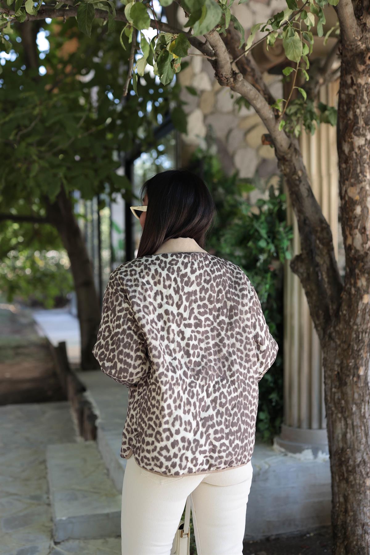 1016 Kapitone Cep Detaylı Çıtçıtlı Ceket LEOPAR