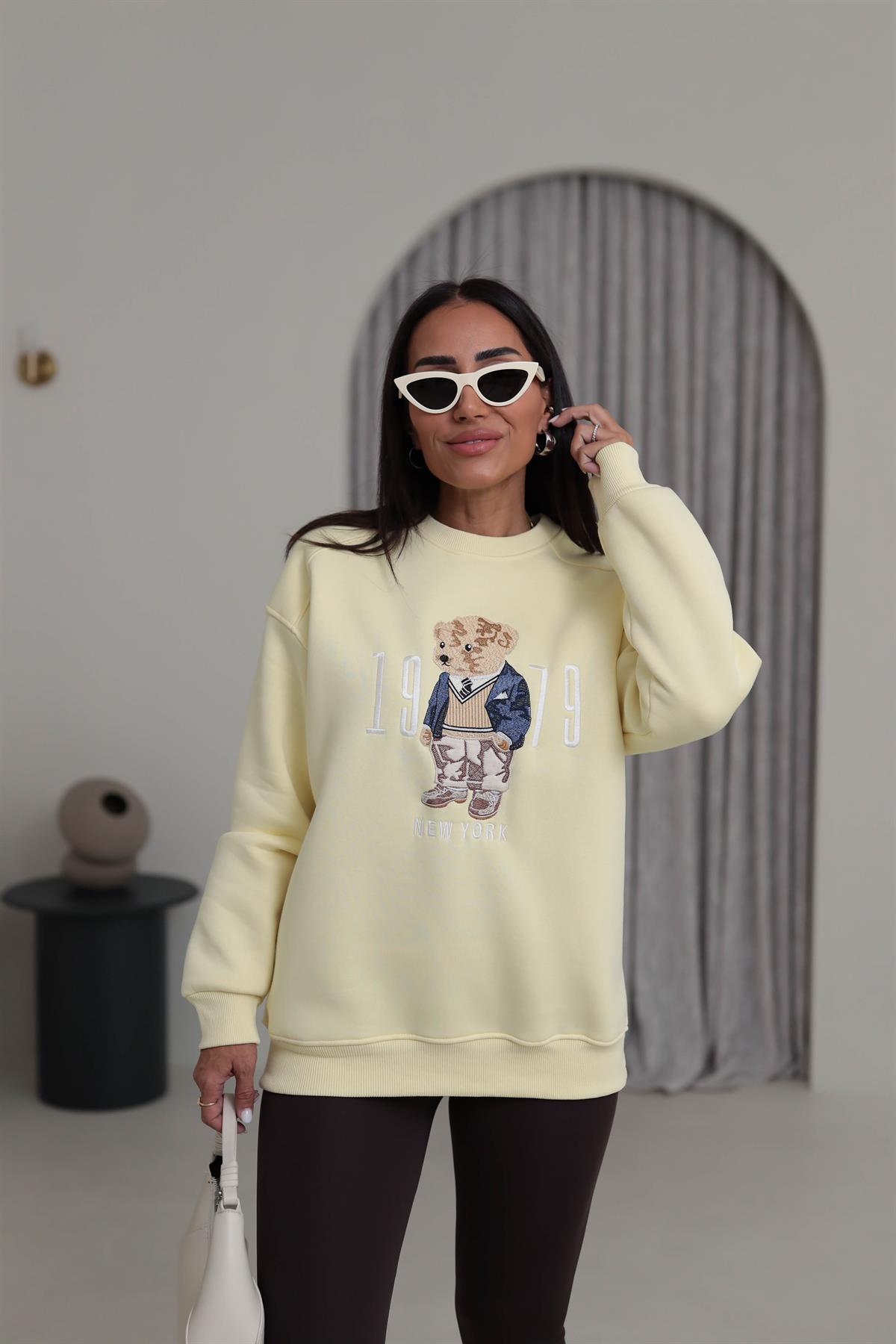 0417 Bisiklet Yaka Şardonlu Teddy Baskılı Sweatshirt SARI