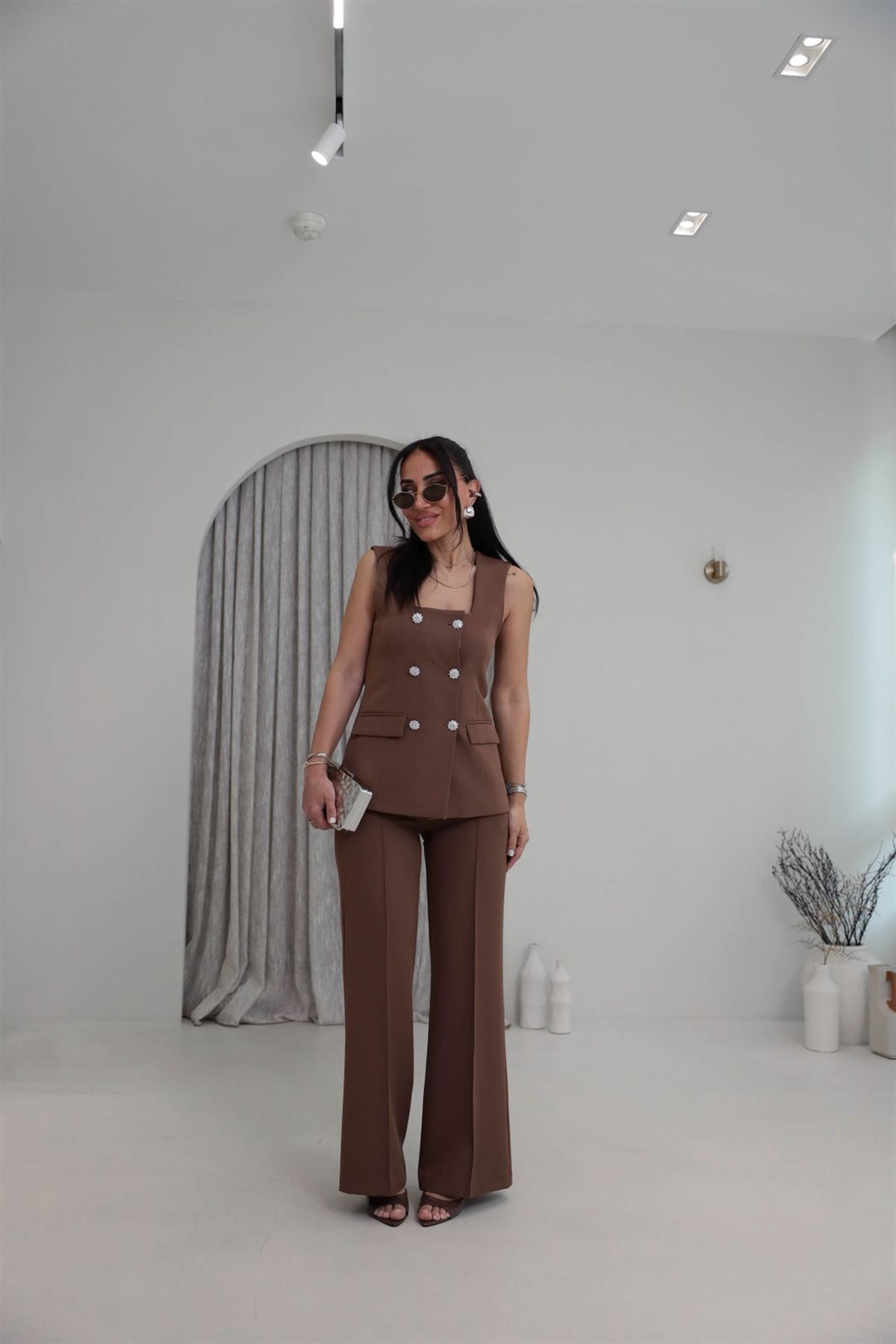 3163 Kare Yaka Taşlı Düğmeli Takım KAHVE