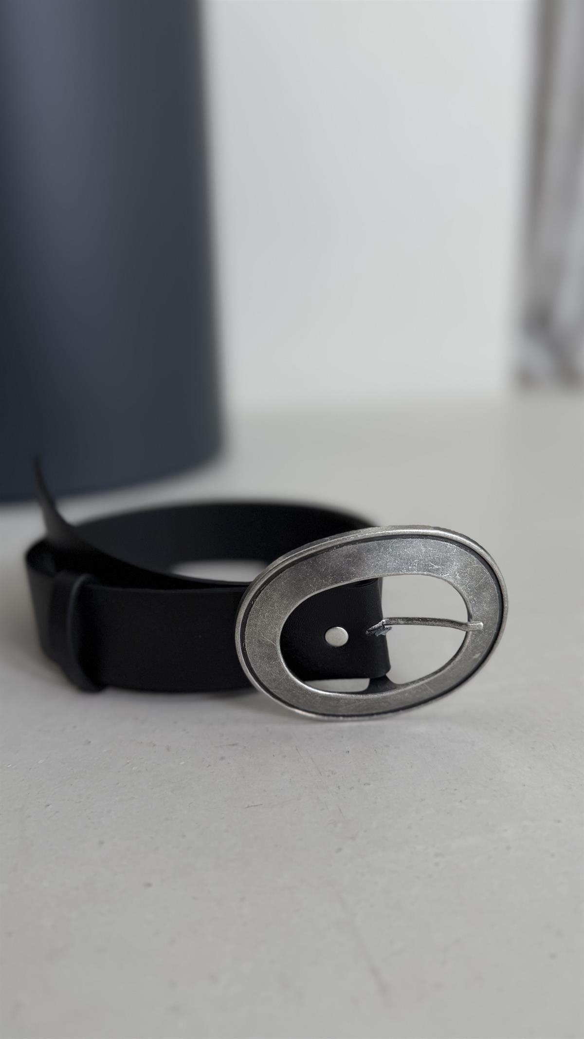 2559 Metal Oval Tokalı Kemer SİYAH