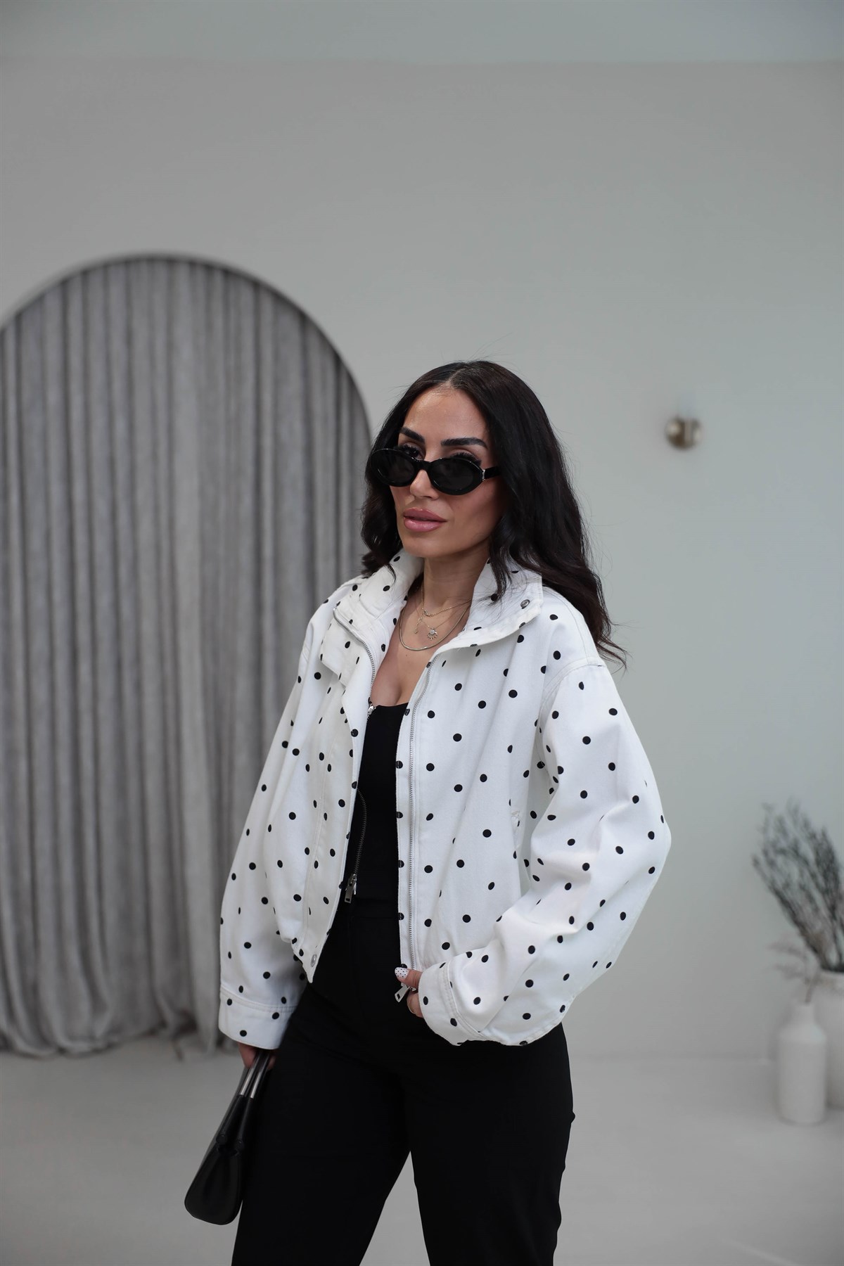 0967 Puantiyeli Önden Fermuarlı Bomber Ceket SİYAH