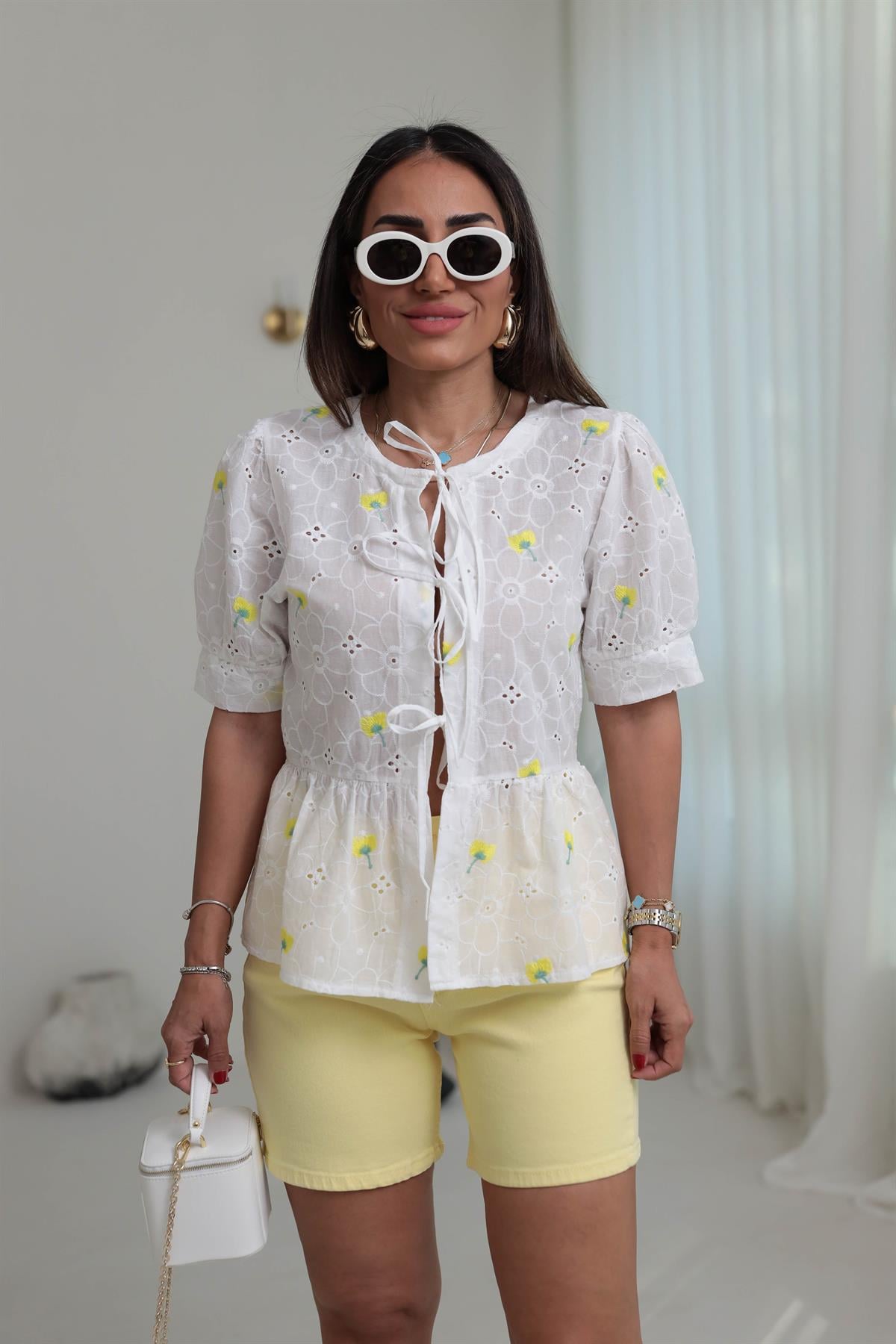 8748 Önden Bağlamalı Çiçek Nakışlı Fisto Bluz SARI