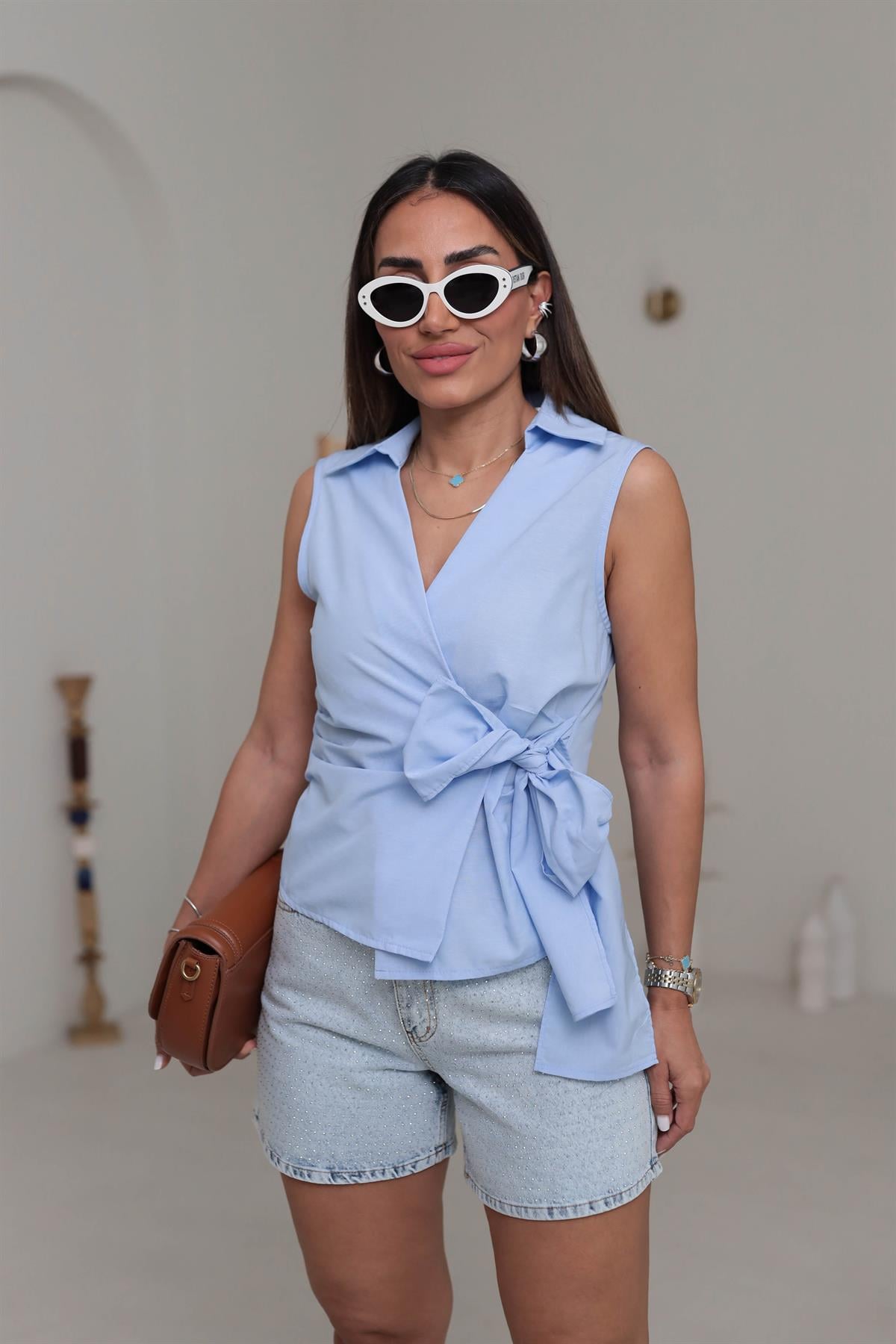 0557 Sıfır Kol Kruvaze Bağlamalı Gömlek Bluz MAVİ