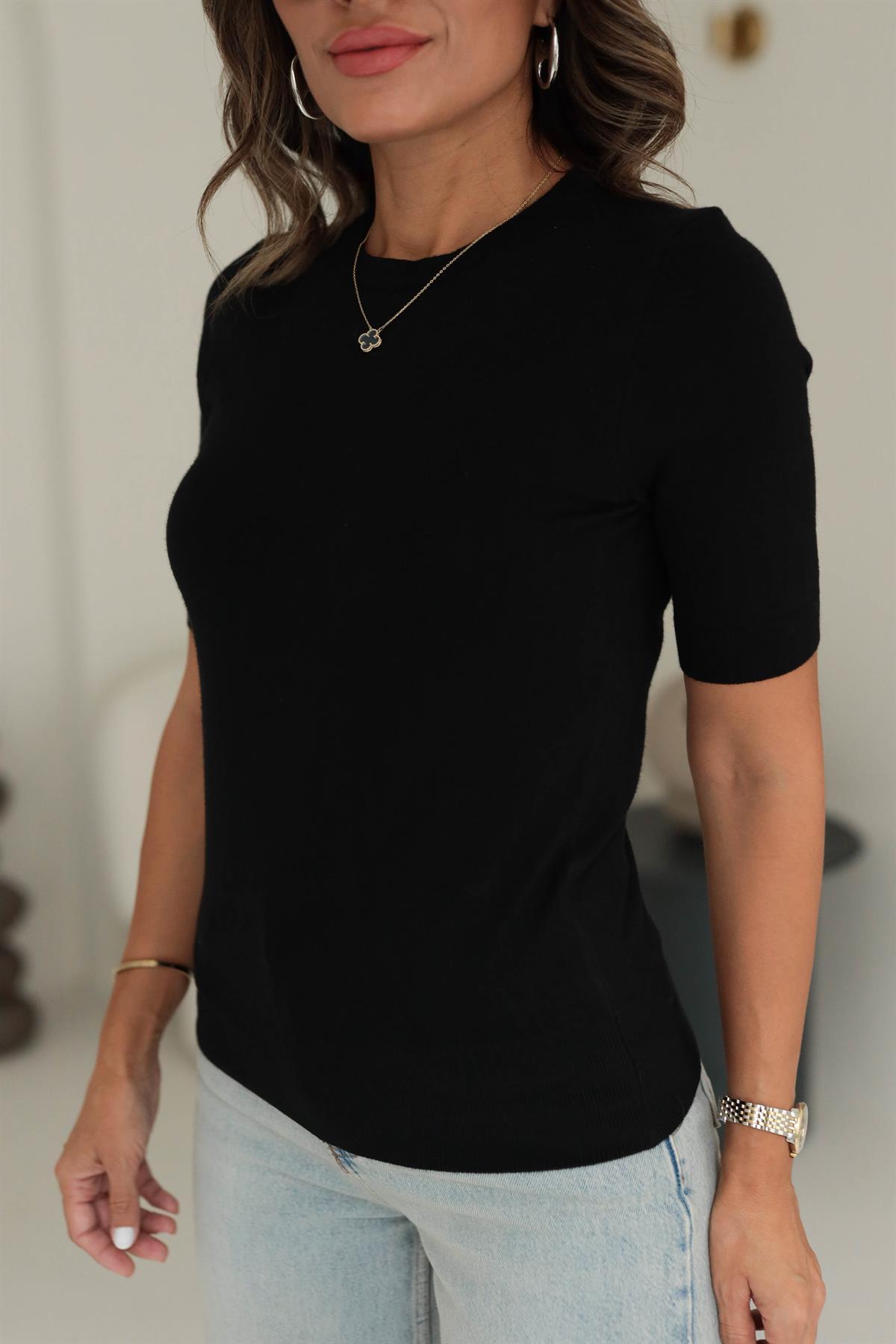 0426 Bisiklet Yaka Arkası Düğmeli Kısa Kol Triko