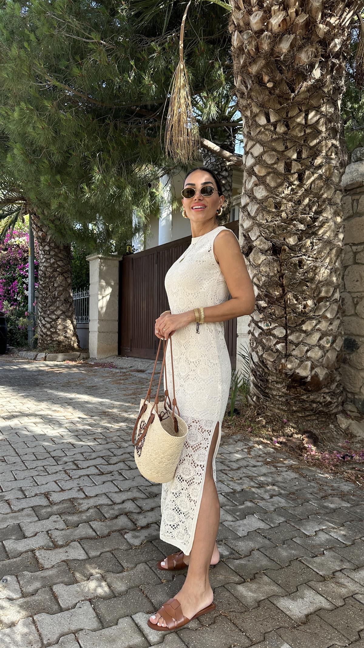 0039 Sıfır Yaka Astarlı Ajurlu Elbise