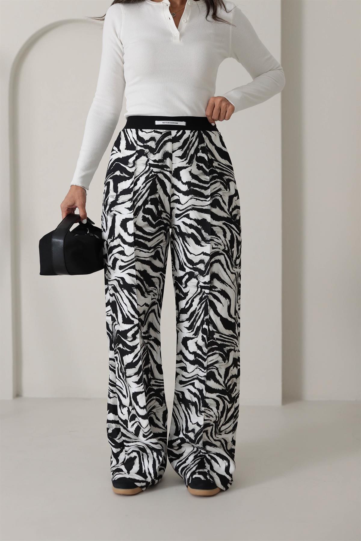 0135 Bel Lastikli Önü Dikişli Zebra Pantolon SİYAHBEYAZ