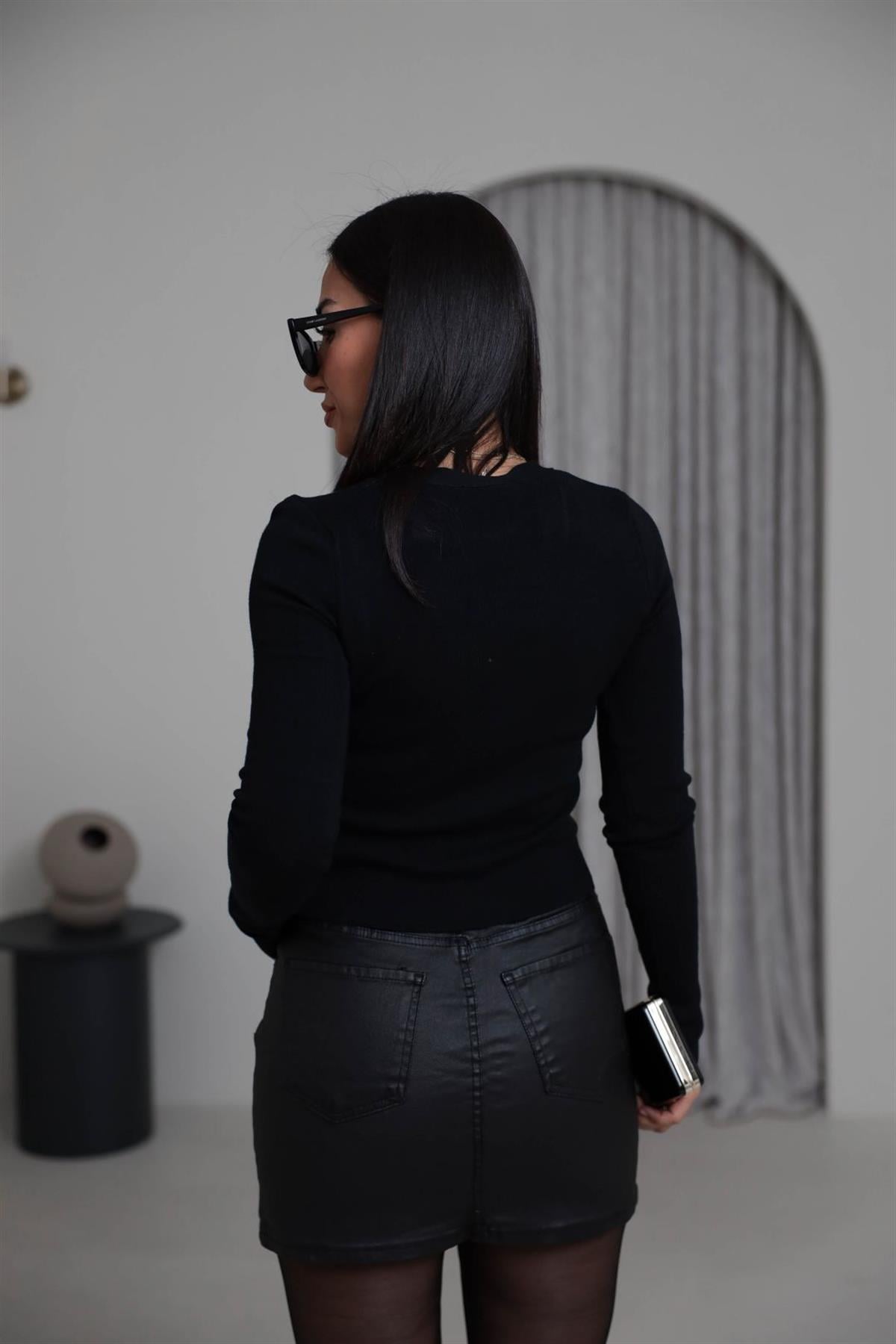 0805 Önü Büzgülü Düğme Detaylı Korsman Triko SİYAH