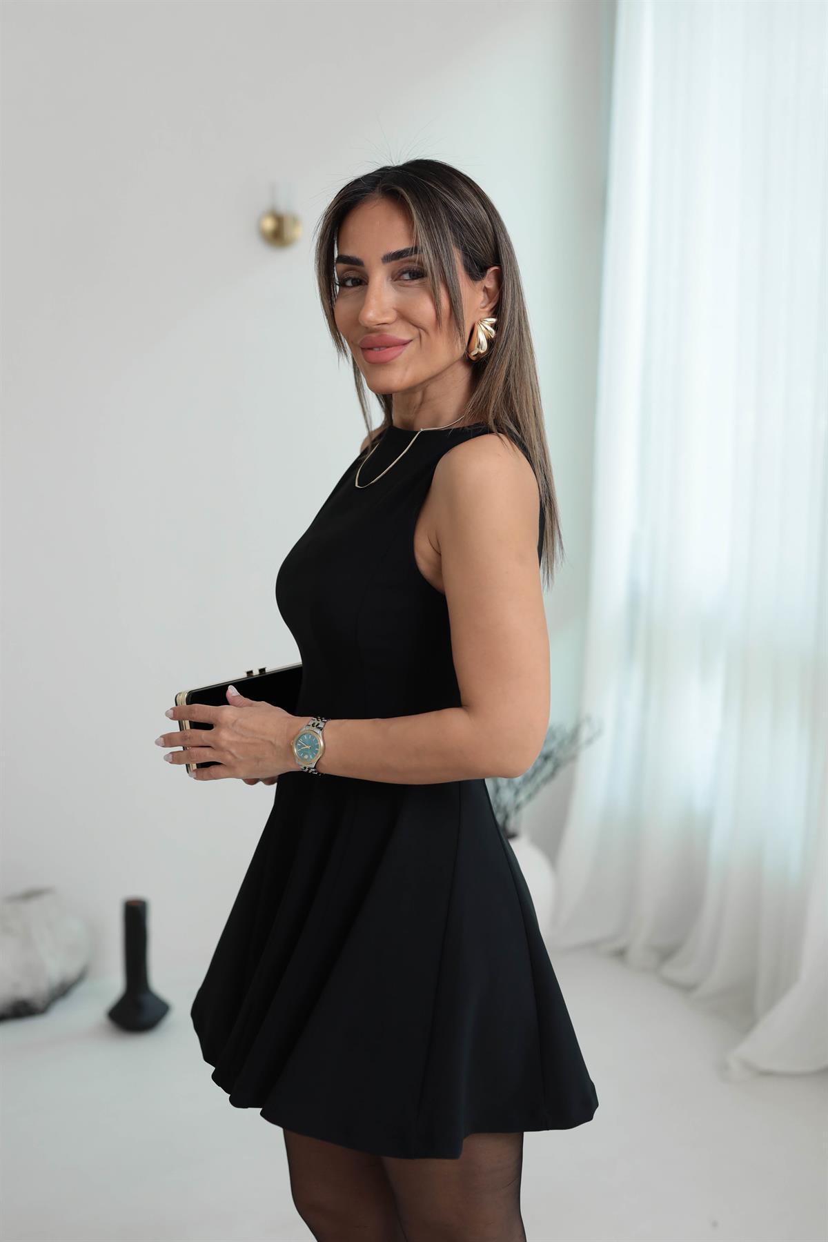 1098 Sıfır Kol Likralı Kloş Elbise SİYAH