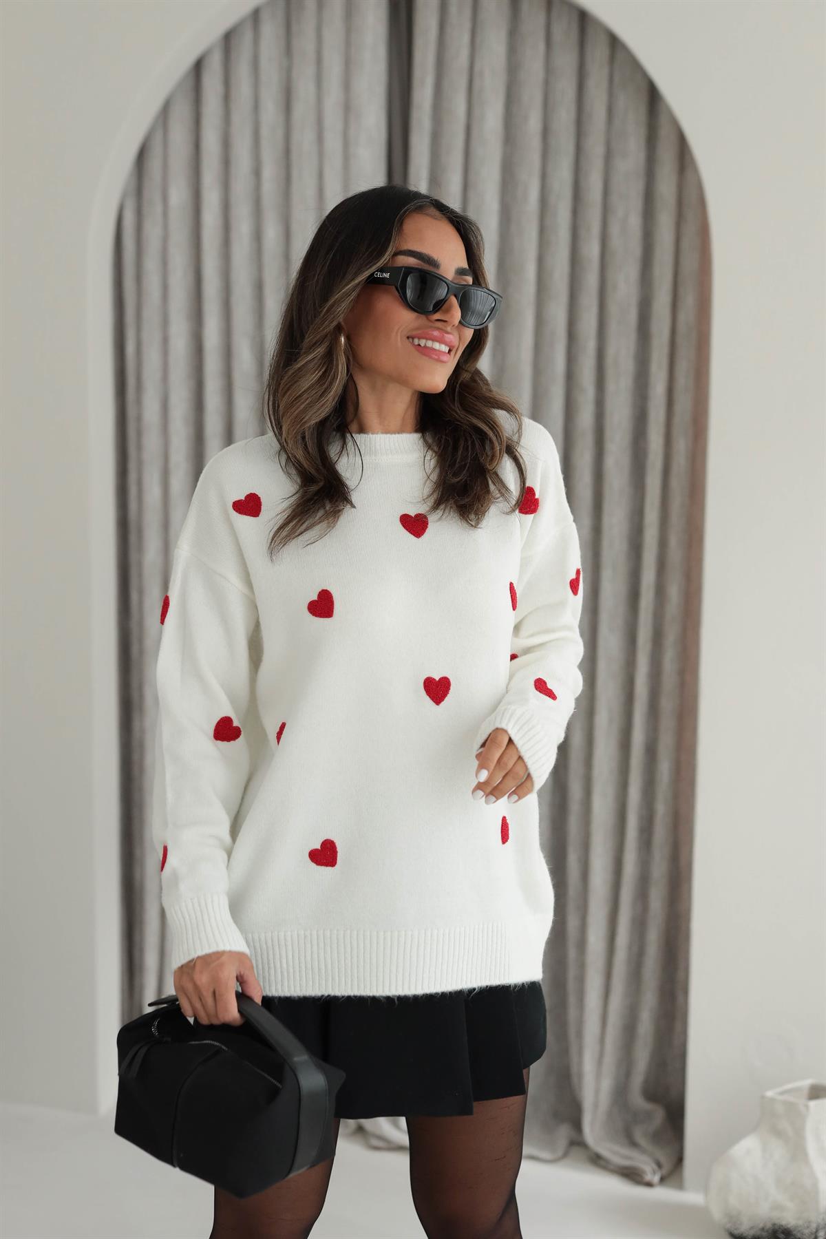 4380 Kalp Detaylı Kazak