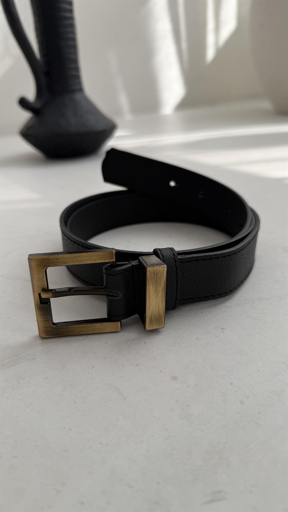 Eskitme Gold Detaylı Kemer SİYAH