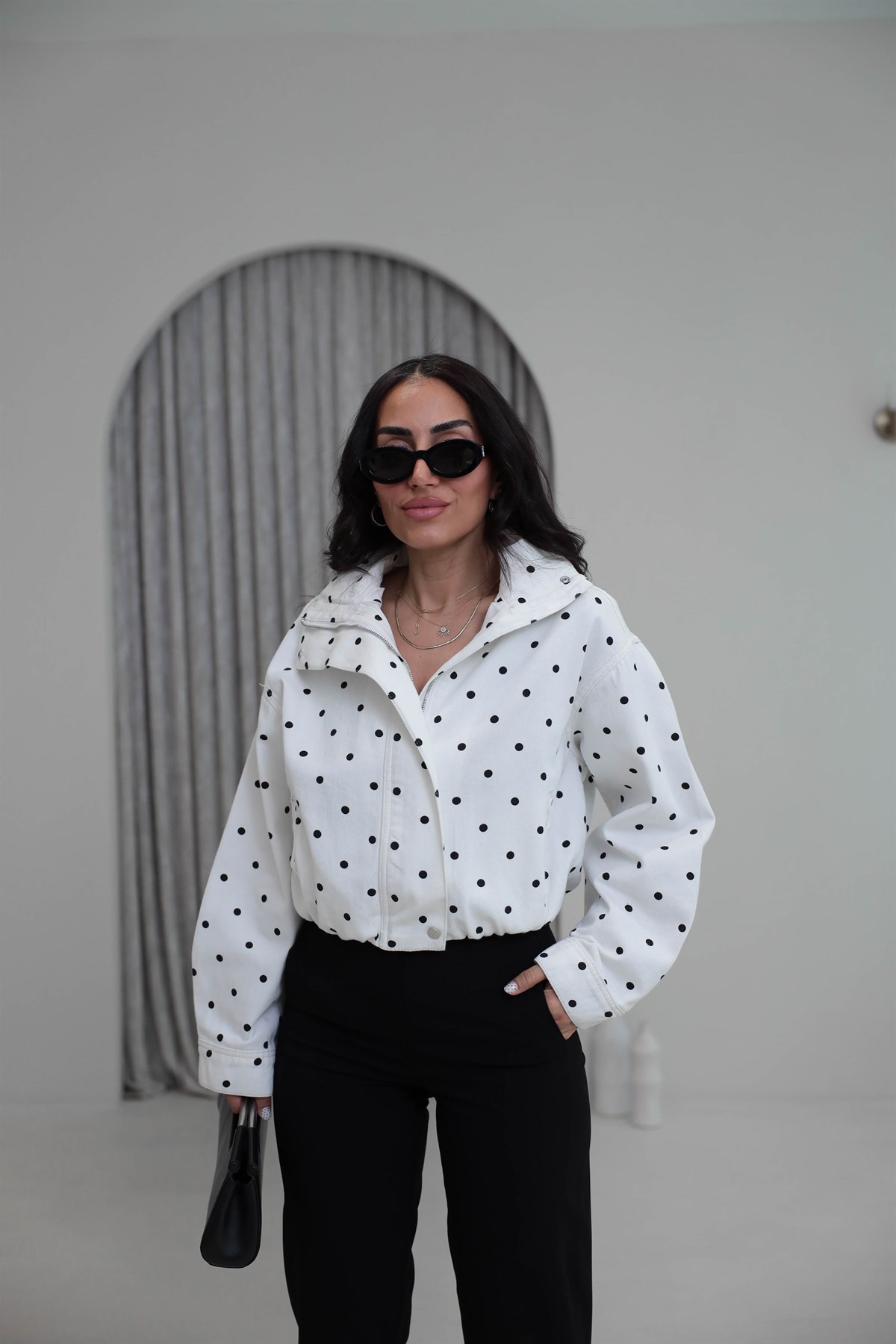 0967 Puantiyeli Önden Fermuarlı Bomber Ceket SİYAH