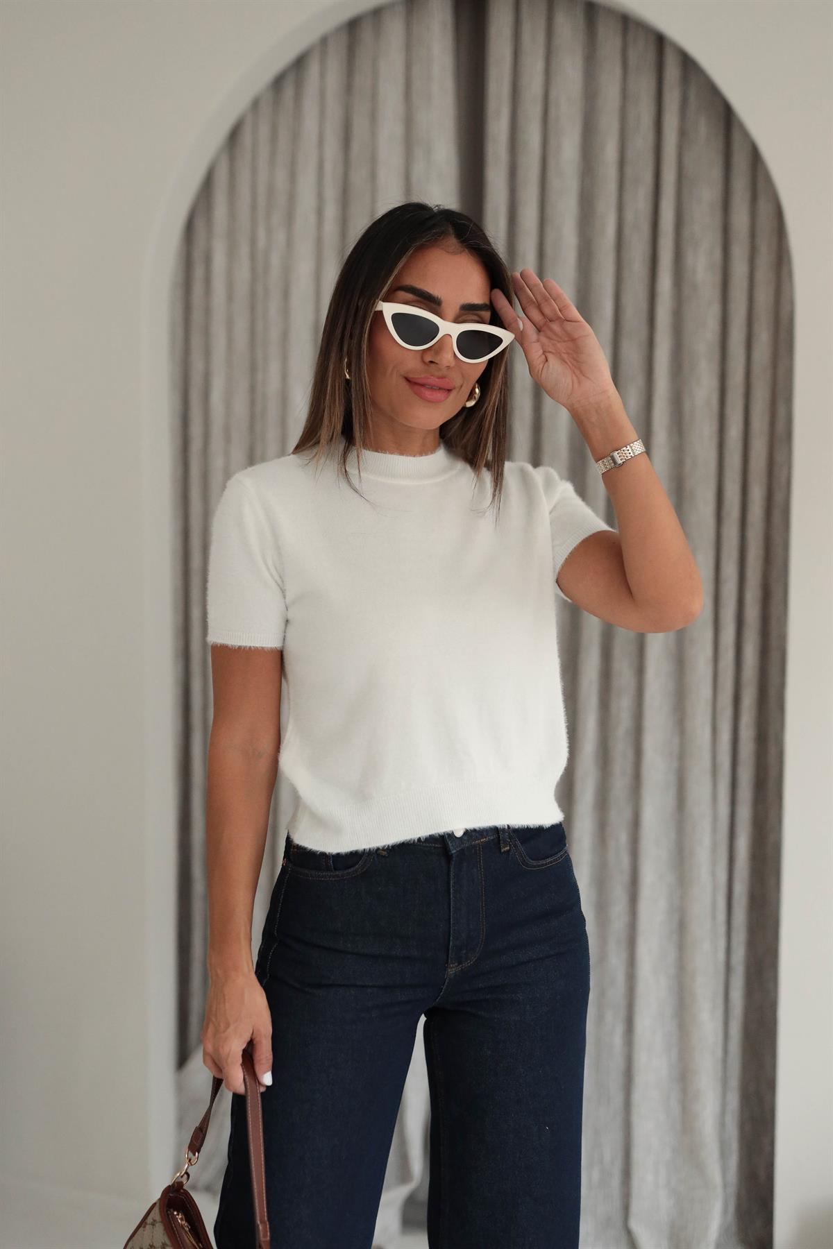 0706 Bisiklet Yaka Kısa Kol Yumoş Bluz EKRU