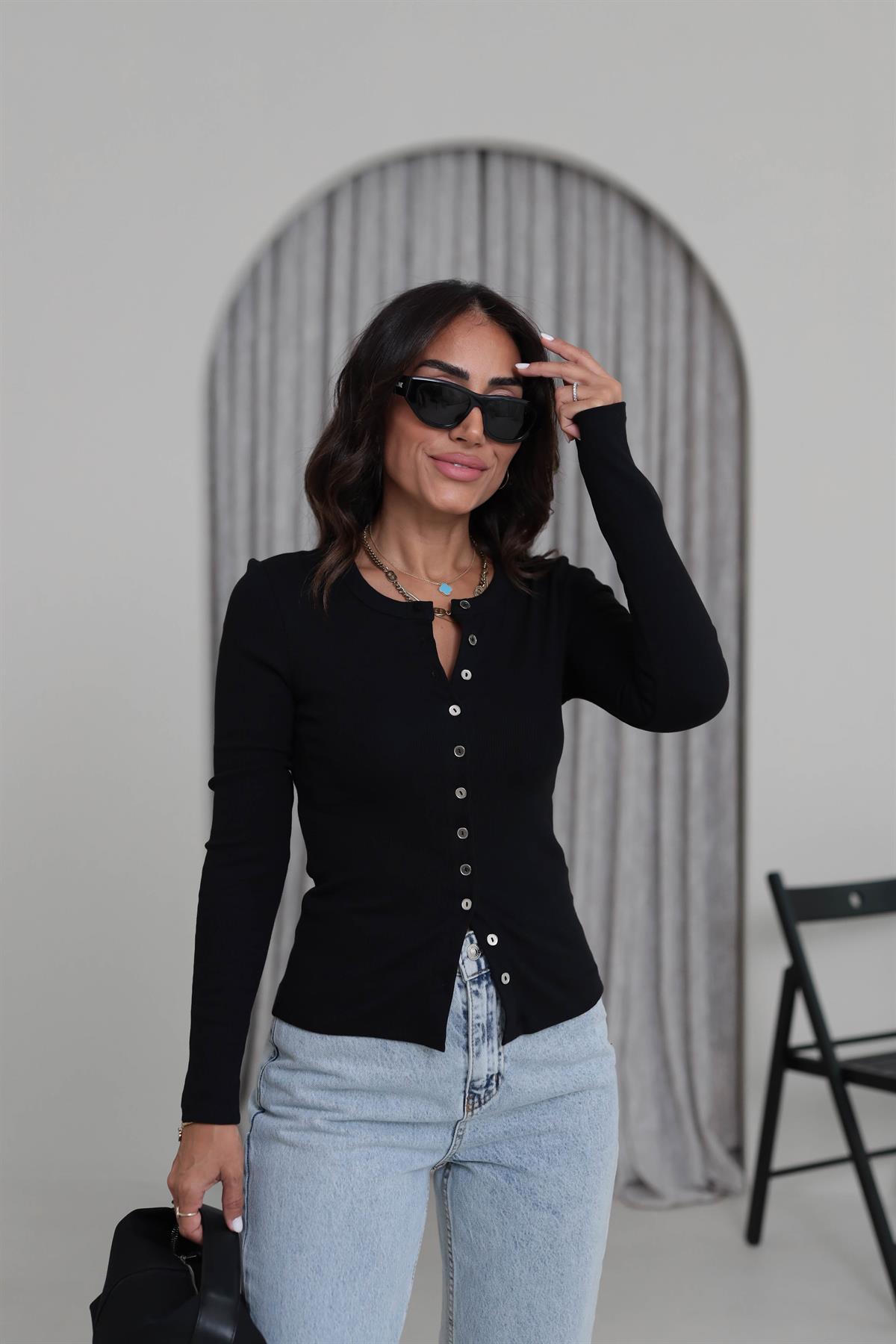 7006 Düğme Detay Pamuklu Basic Bluz SİYAH