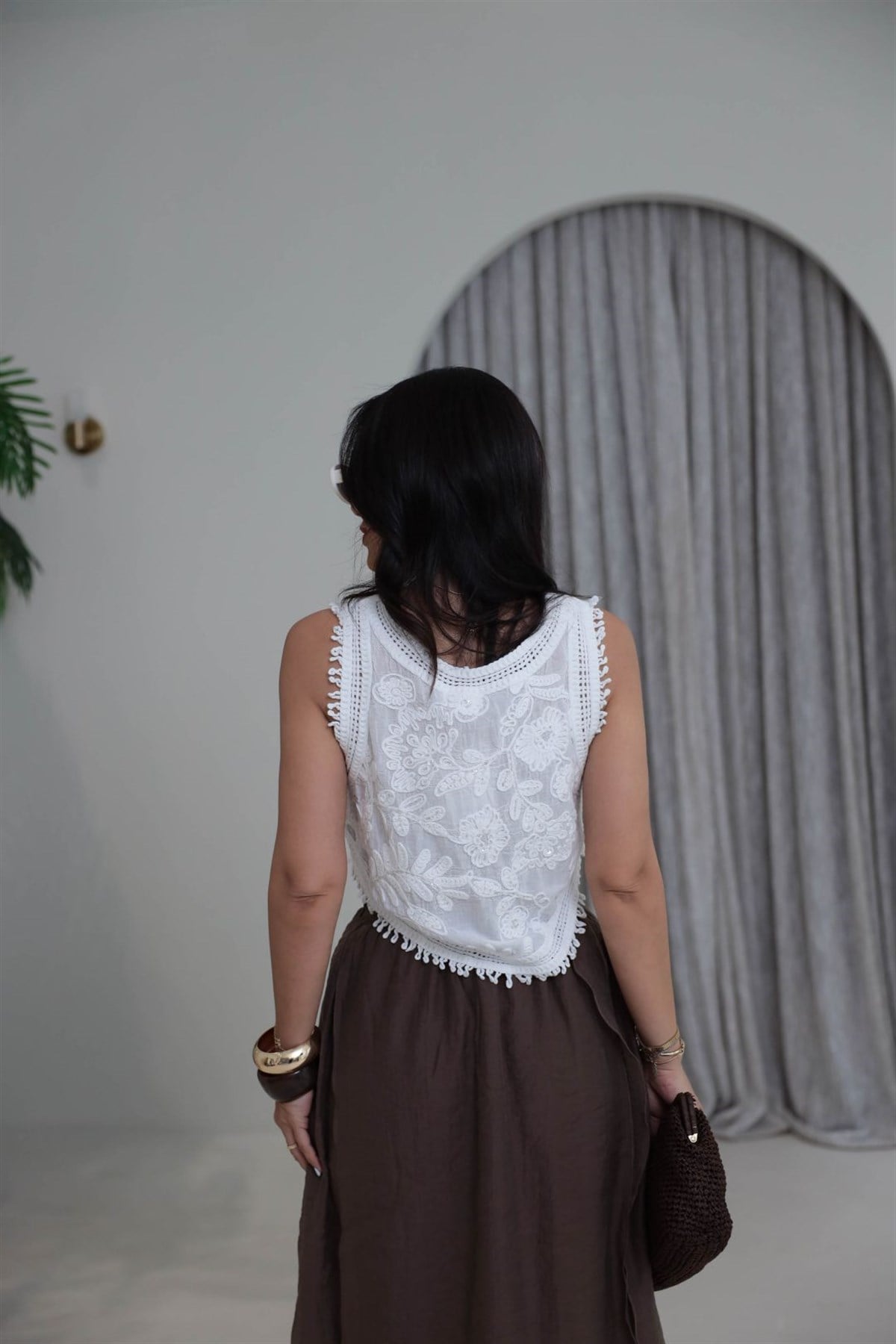 9789 İşleme Detaylı Askılı Bluz BEYAZ