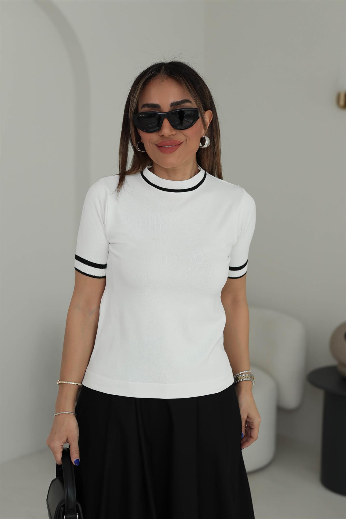 4126 Bisiklet Yaka ve Kol Ribanalı Kısa Kol Triko Bluz EKRU