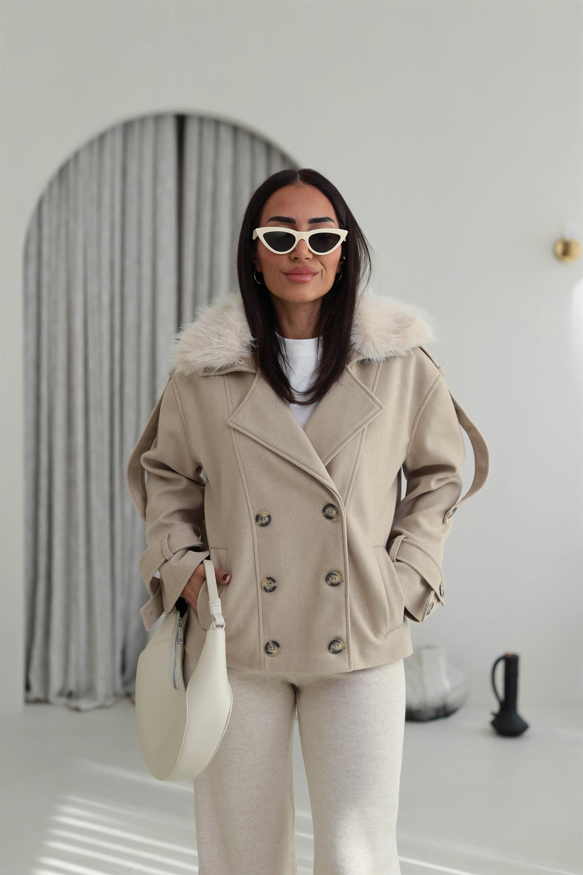 0560 Kürk Yaka Çıkabilir Astarlı Kaşe Ceket TAŞ