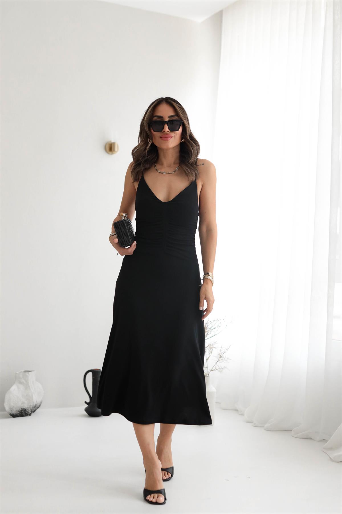 0342 Ön Büzgü Ve Drape Detaylı Askılı Elbise