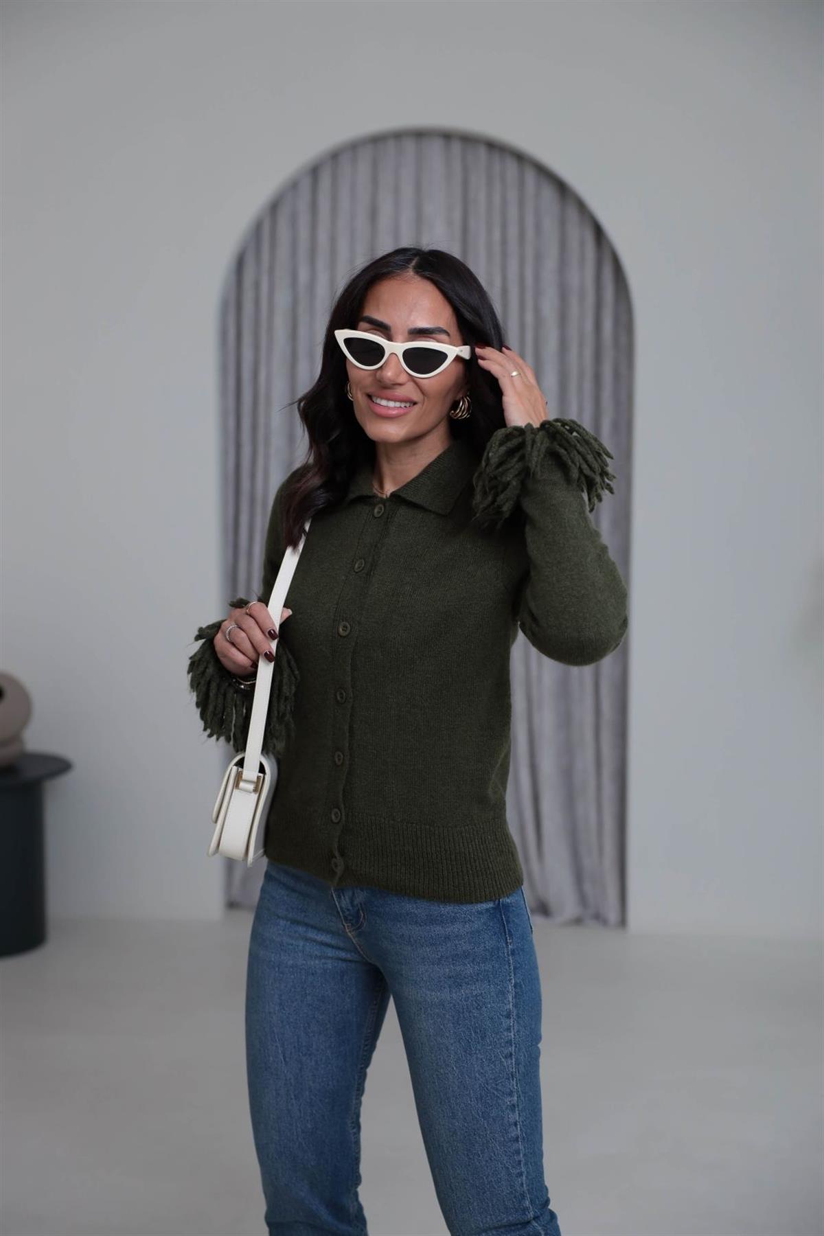 0162 Kolu Püsküllü Polo Yaka Hırka YEŞİL