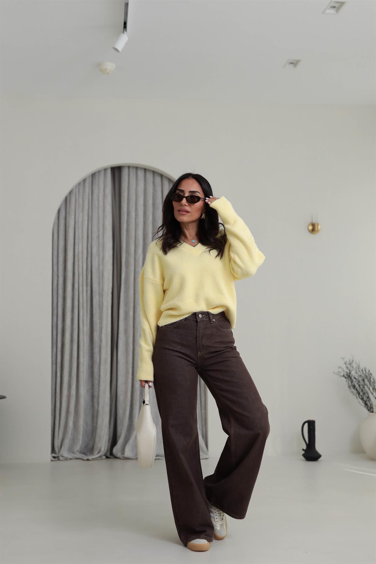 0645 V Yaka Yumuşak Dokulu Triko Kazak SARI