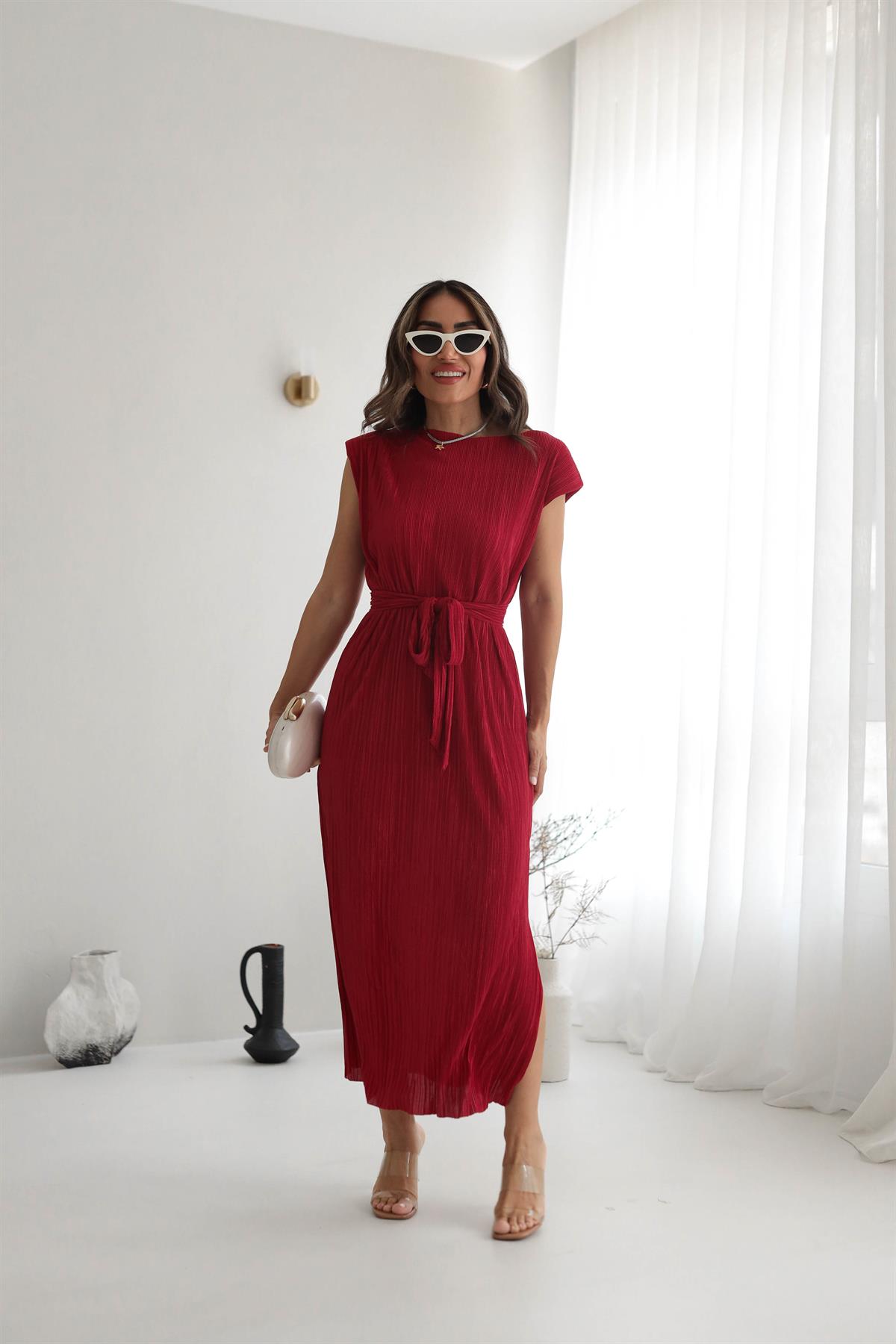 9689 Omuzları Vatkalı Bel Kuşaklı Pilili Elbise