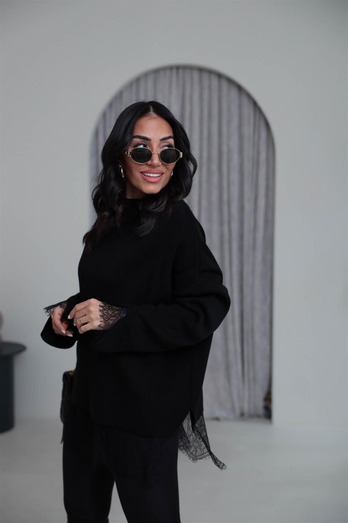 0136 Dik Yaka Dantelli Kazak SİYAH