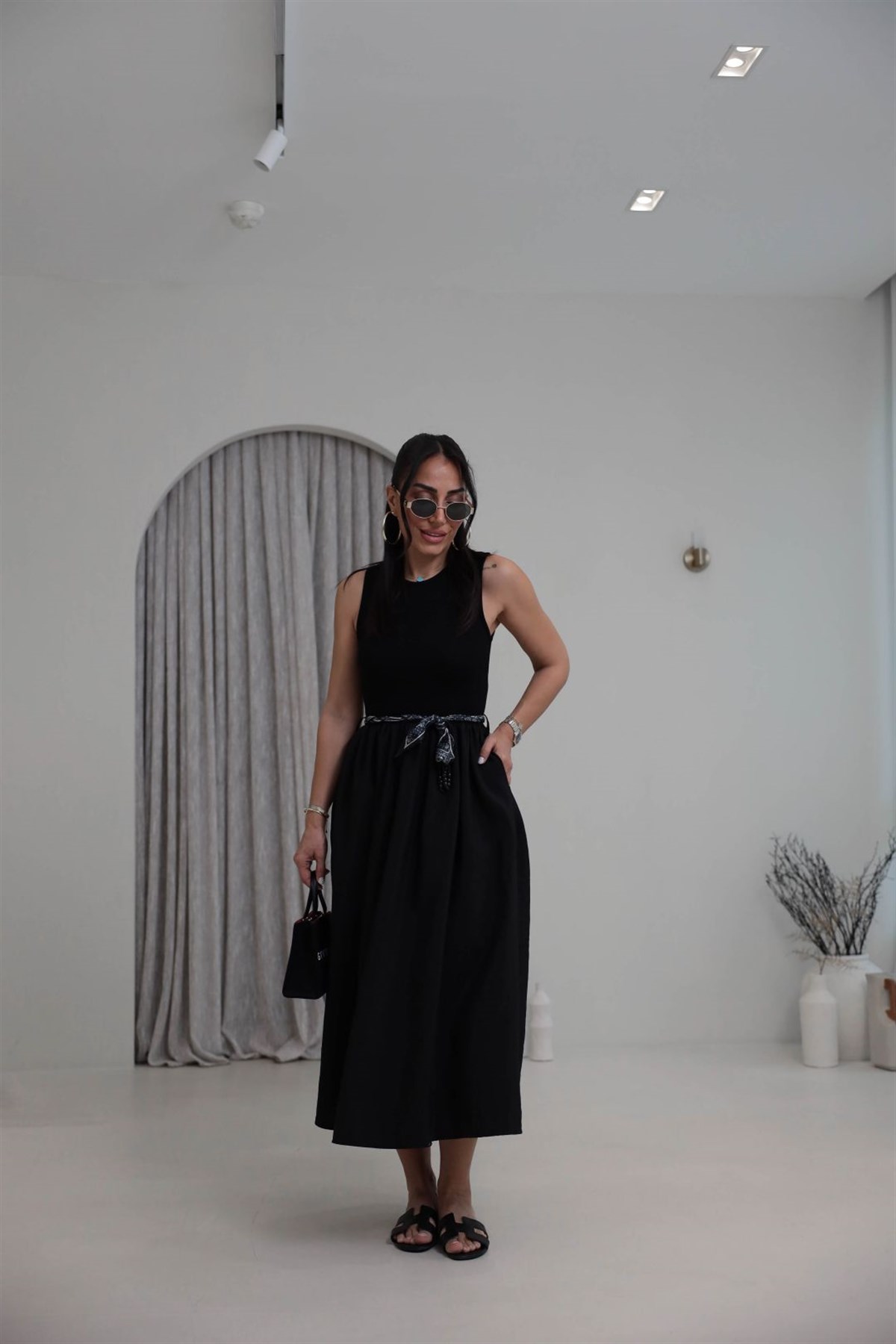 1801 Paraşüt Detaylı Kemerli Elbise SİYAH