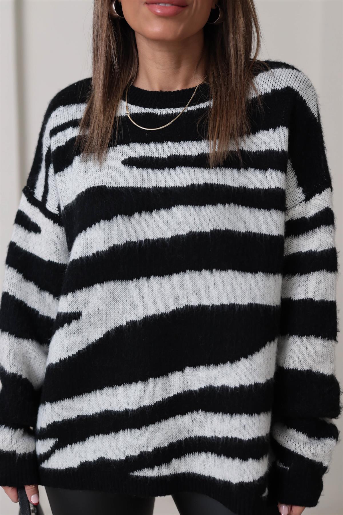 Zebra Desen Rahat Triko Kazak SİYAHBEYAZ