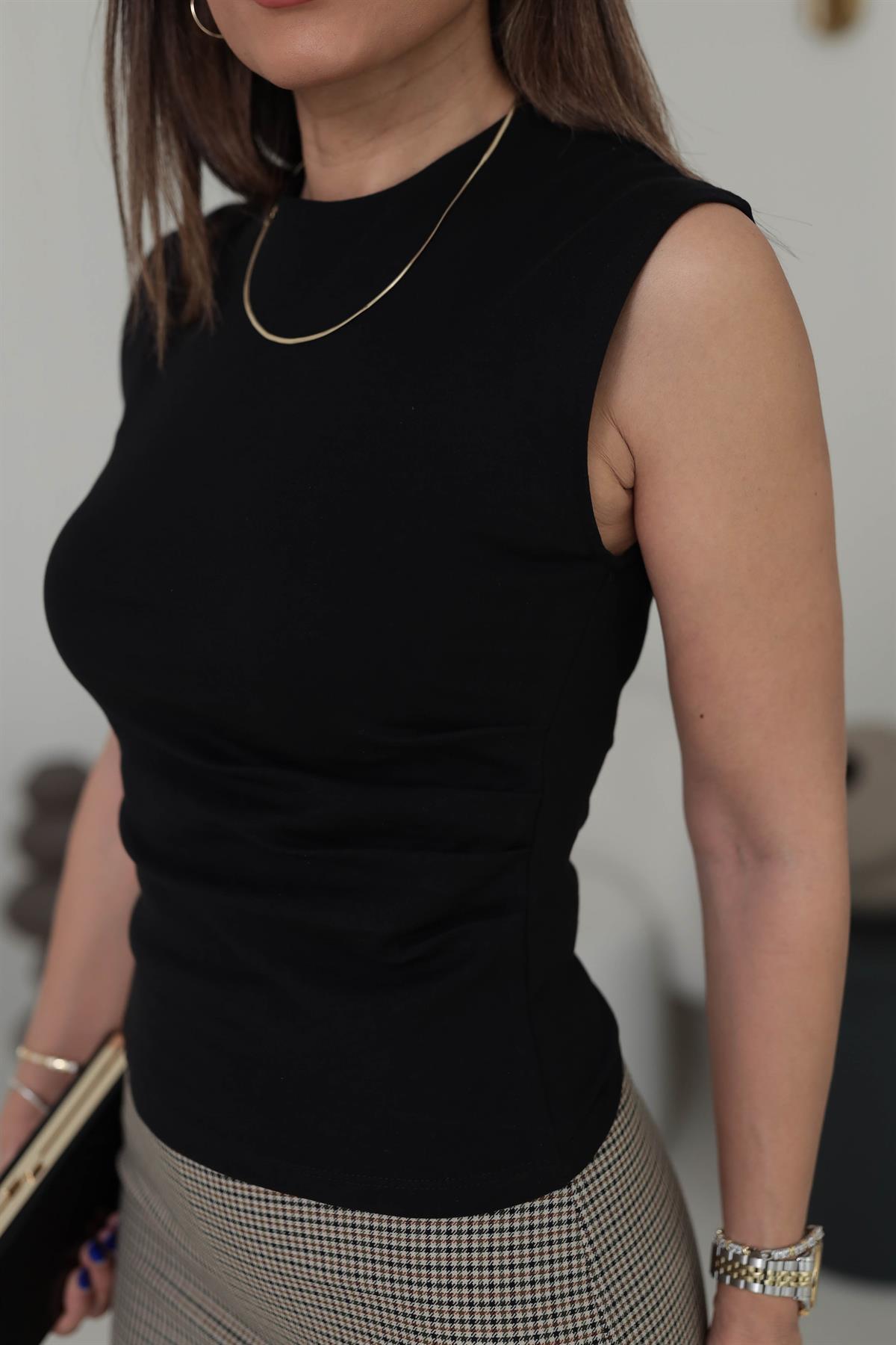 6112 Yan Drapeli Kolsuz Pamuklu Bluz SİYAH