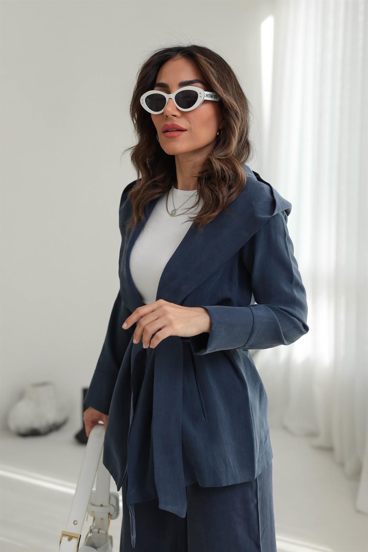 7058 Şal Yaka Kuşaklı Kapşonlu Tencel Kumaş Ceket LACİVERT