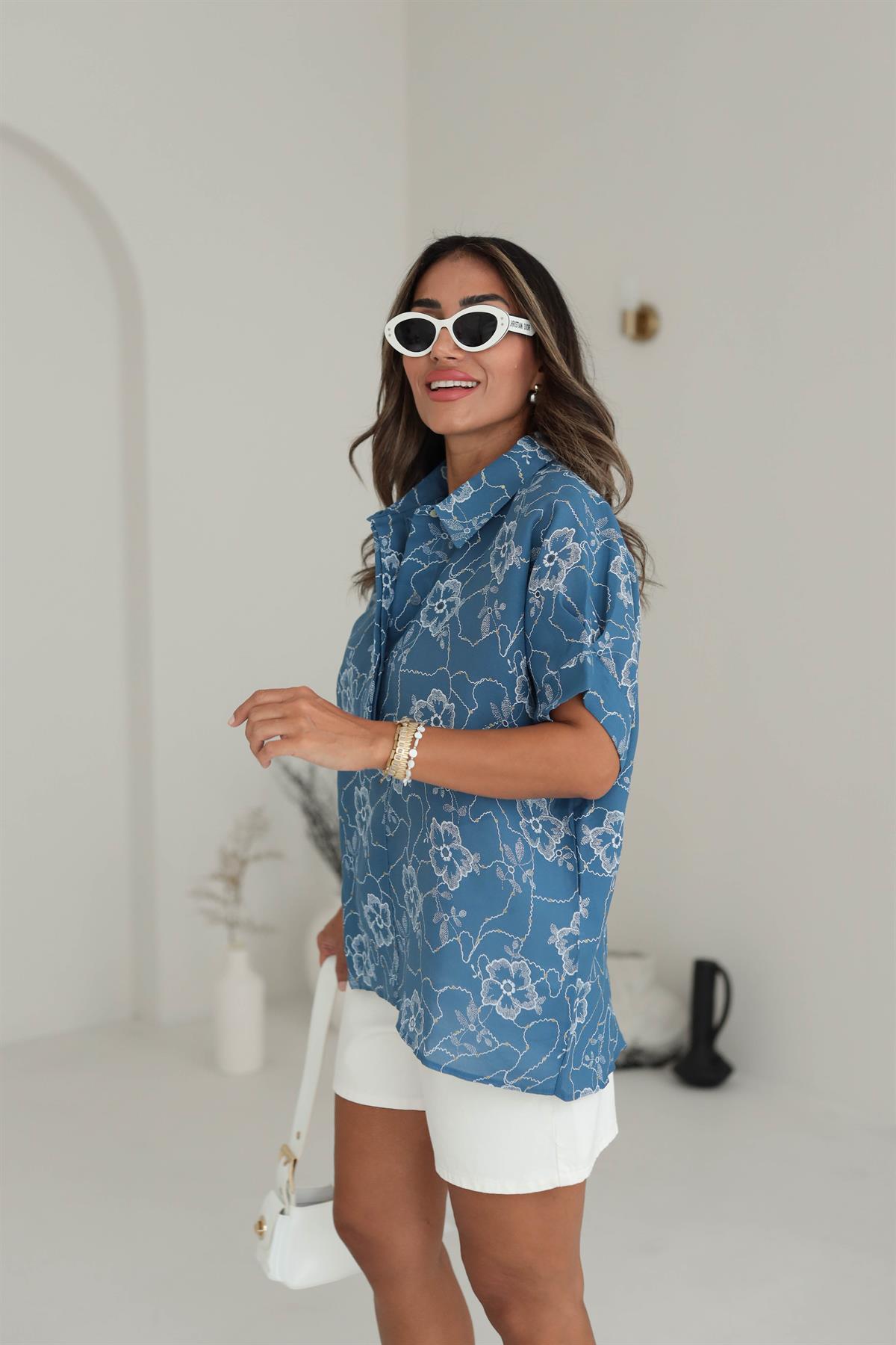 7427 Çiçek Desenli Kısa Kol Sırtı Düğmeli Gömlek
