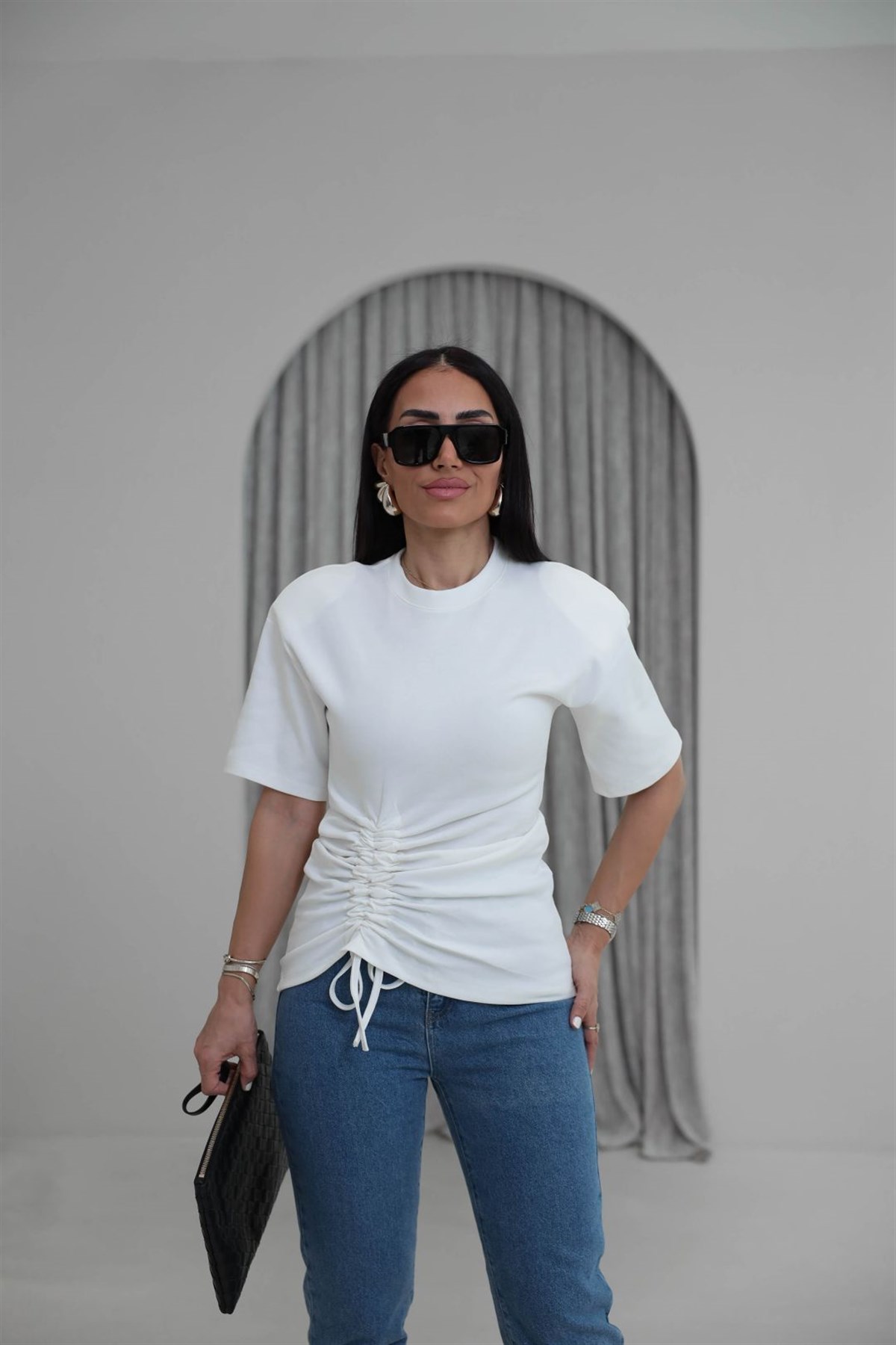 1025 Vatkalı Pamuklu Büzgü Detay Tshirt EKRU