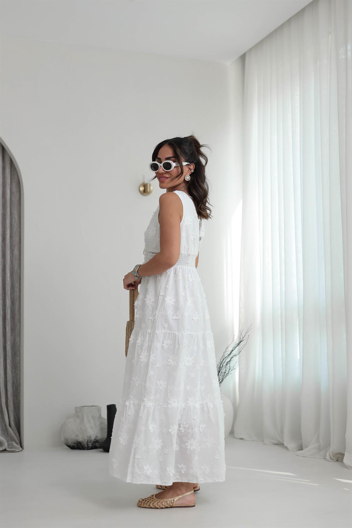 8231 V Yaka Püskül Detay İşlemeli Elbise BEYAZ