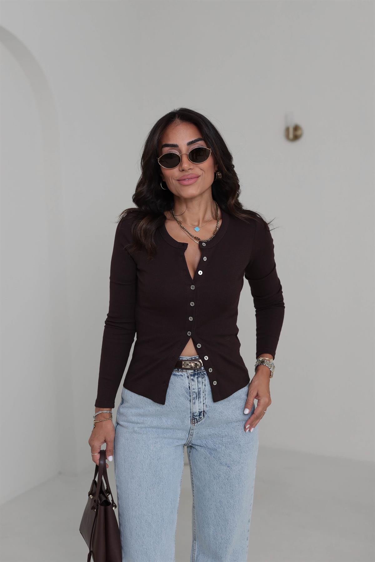 7006 Düğme Detay Pamuklu Basic Bluz KAHVE