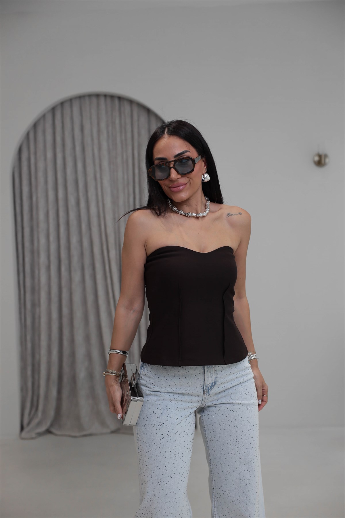 8275 Ön Pileli Pamuklu Kumaş Straplez Bluz KAHVE