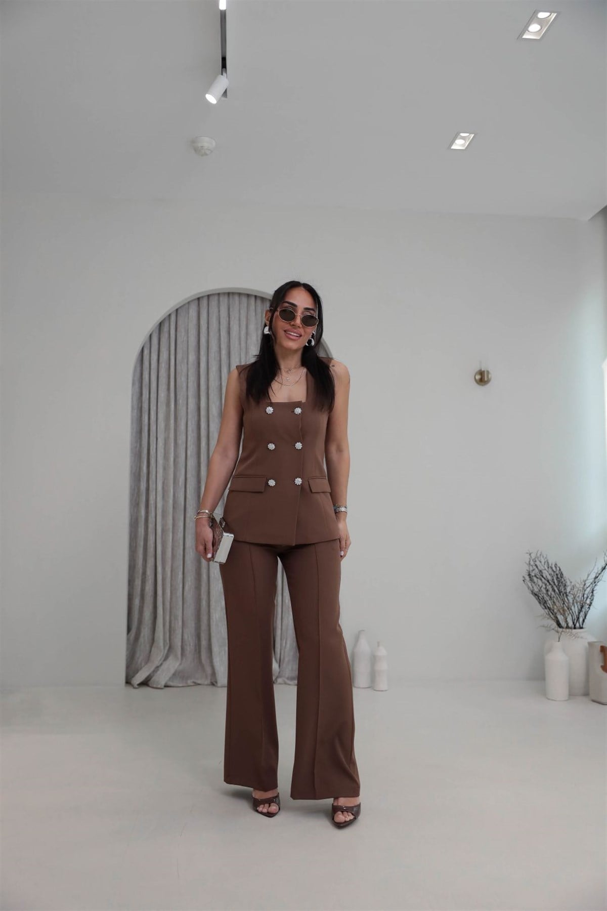 3163 Kare Yaka Taşlı Düğmeli Takım KAHVE