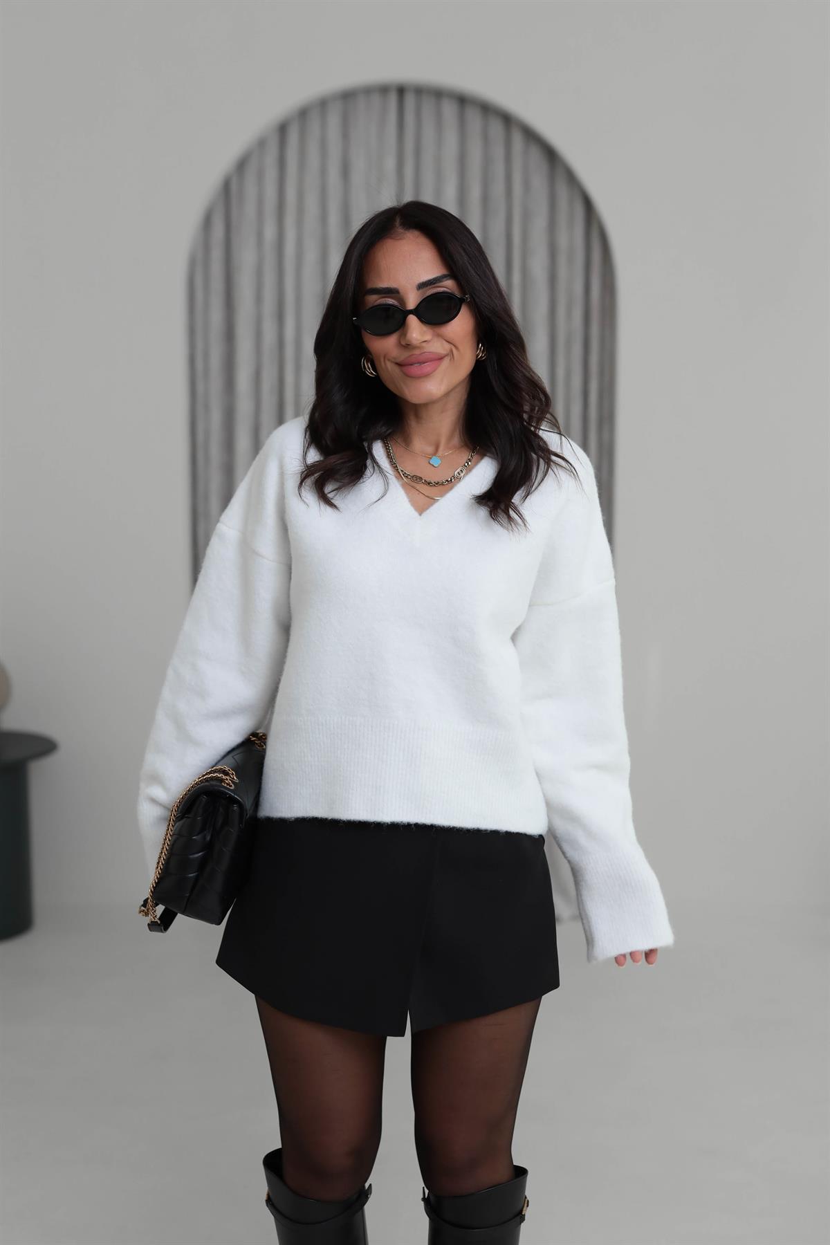 0645 V Yaka Yumuşak Dokulu Triko Kazak EKRU