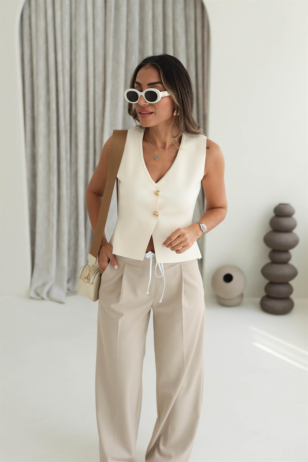 4449 Gold Düğmeli Triko Yelek KREM