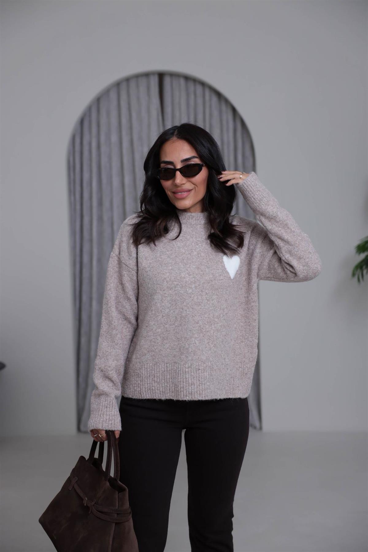 0837 Bisiklet Yaka Kalp Detaylı Triko Kazak VİZON