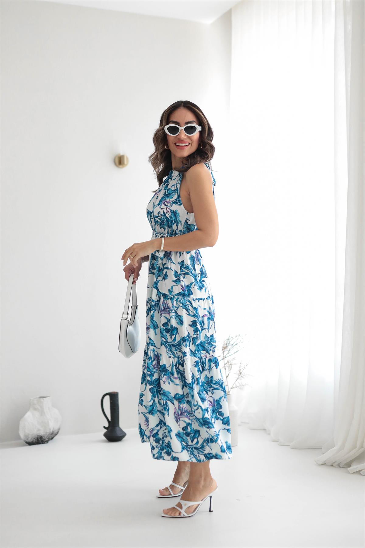 1541 Boyundan Bağlamalı Bel Lastikli Desenli Elbise