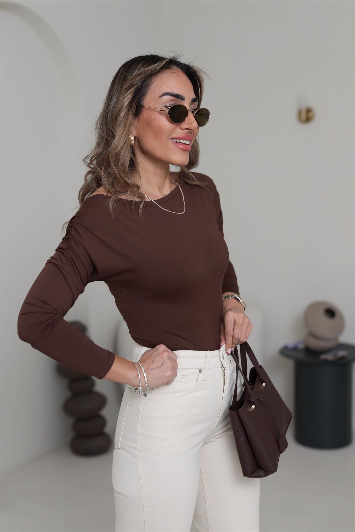 Kayık Yaka Kol Drapeli Sandy Bluz KAHVE