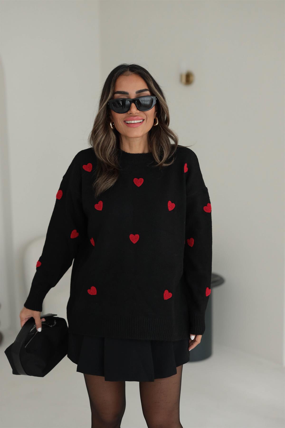 4380 Kalp Detaylı Kazak