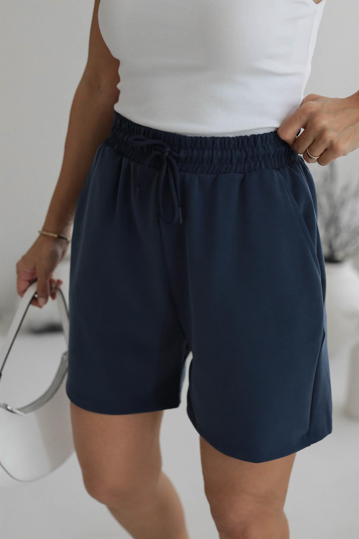 Bel Lastikli Yumuşak Dokulu Şort