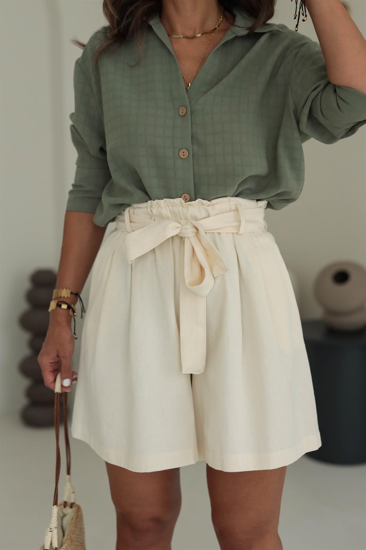 3533 Bel Lastikli Kuşaklı Yüksel Bel Şort