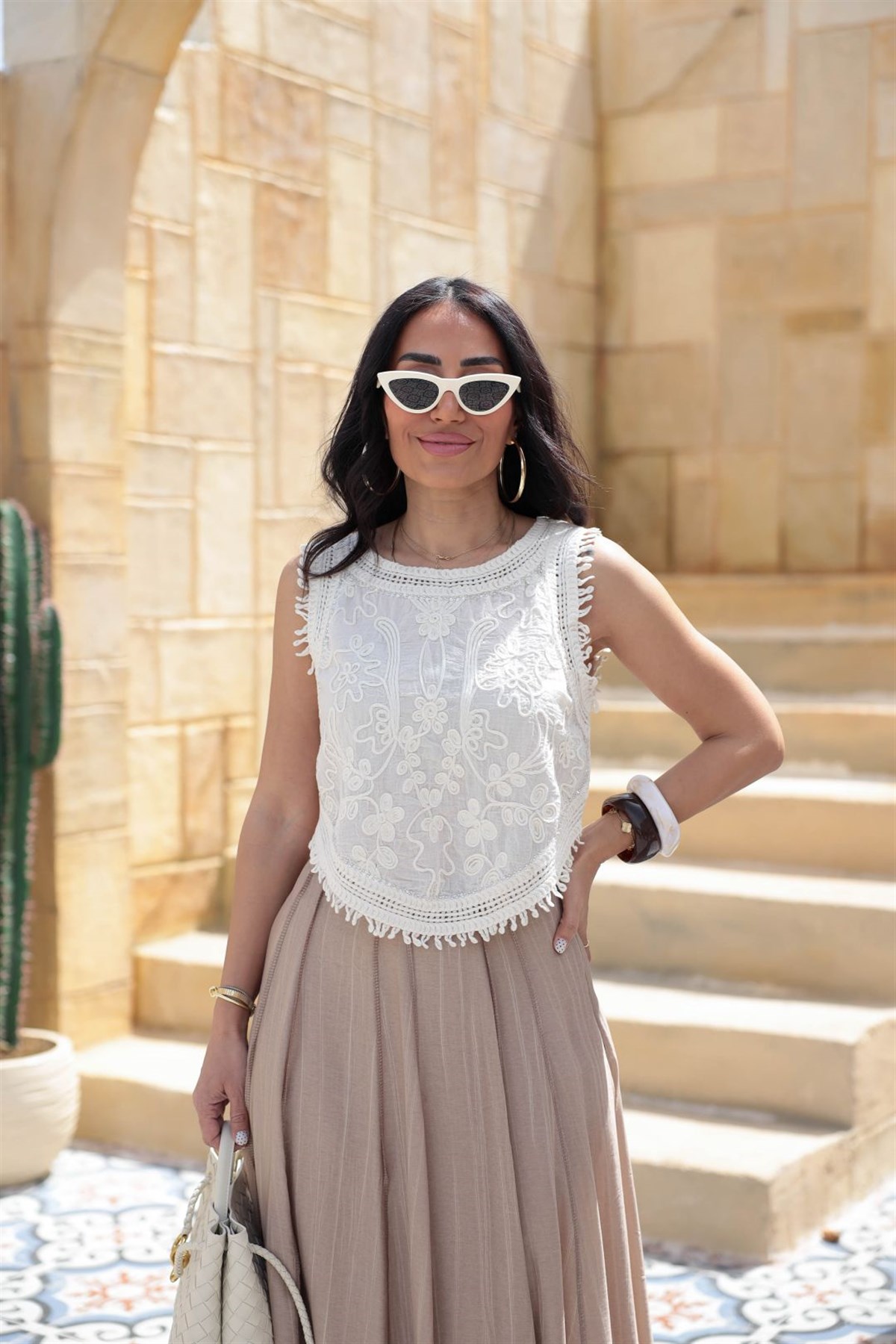 9729 Yaka Kısmı İşlemeli İthal Bluz BEJ