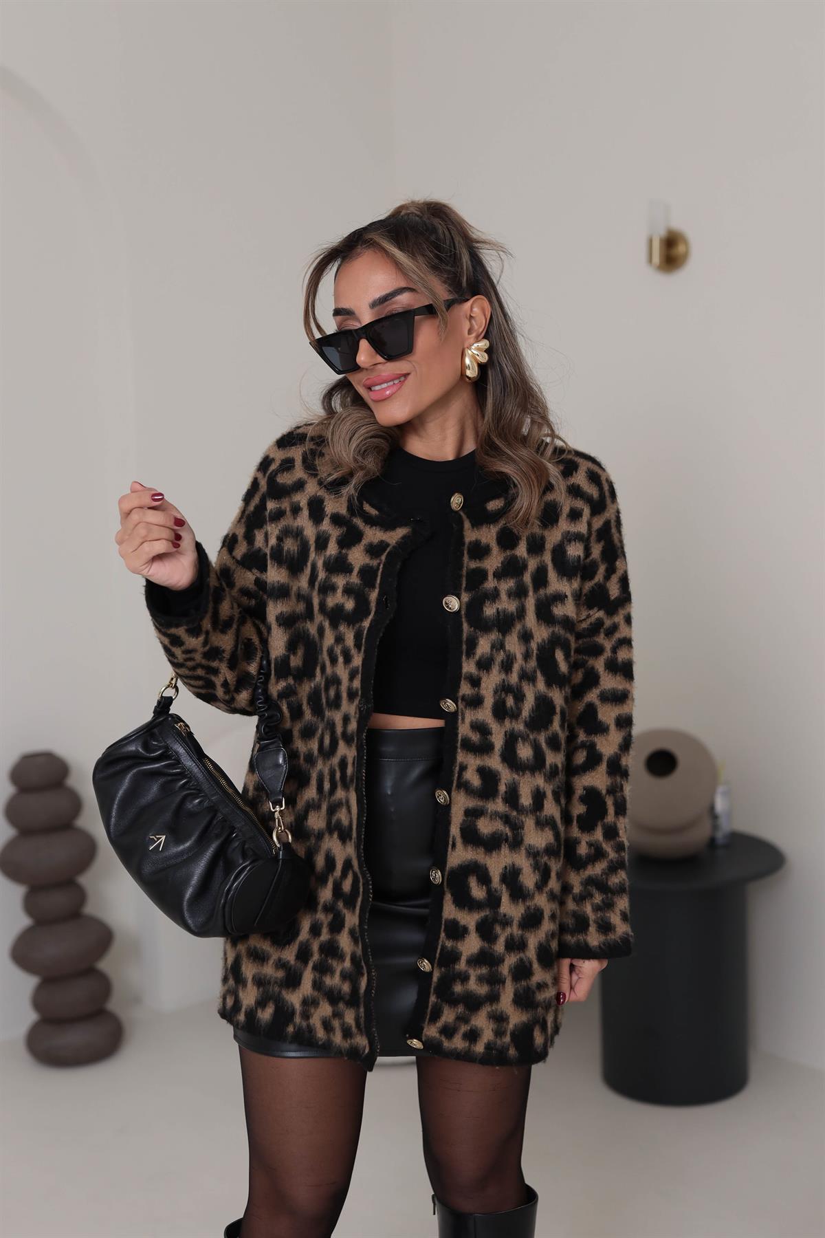 Gold Düğmeli Şardonlu Leopar Uzun Hırka