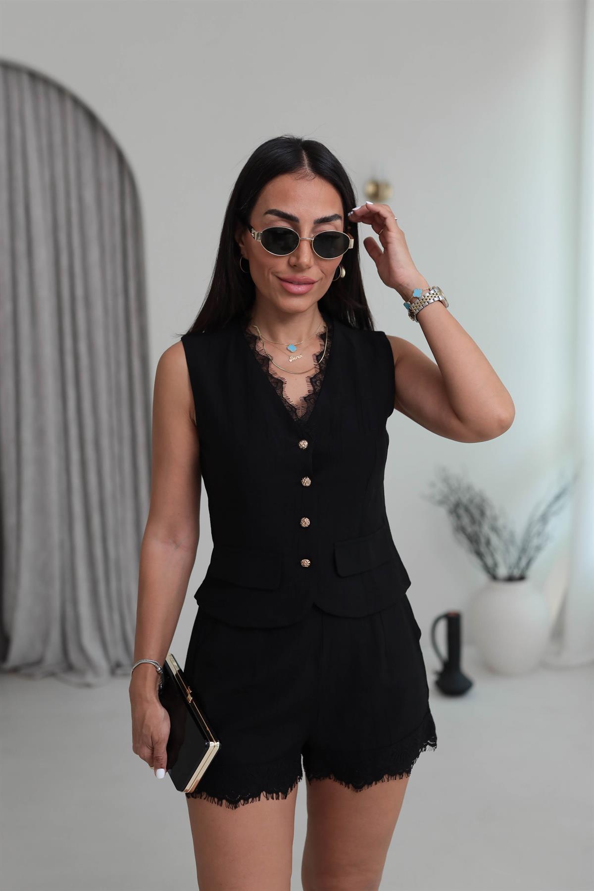 8501 Dantel Detaylı Gold Düğmeli Yelek & Şort Takım SİYAH