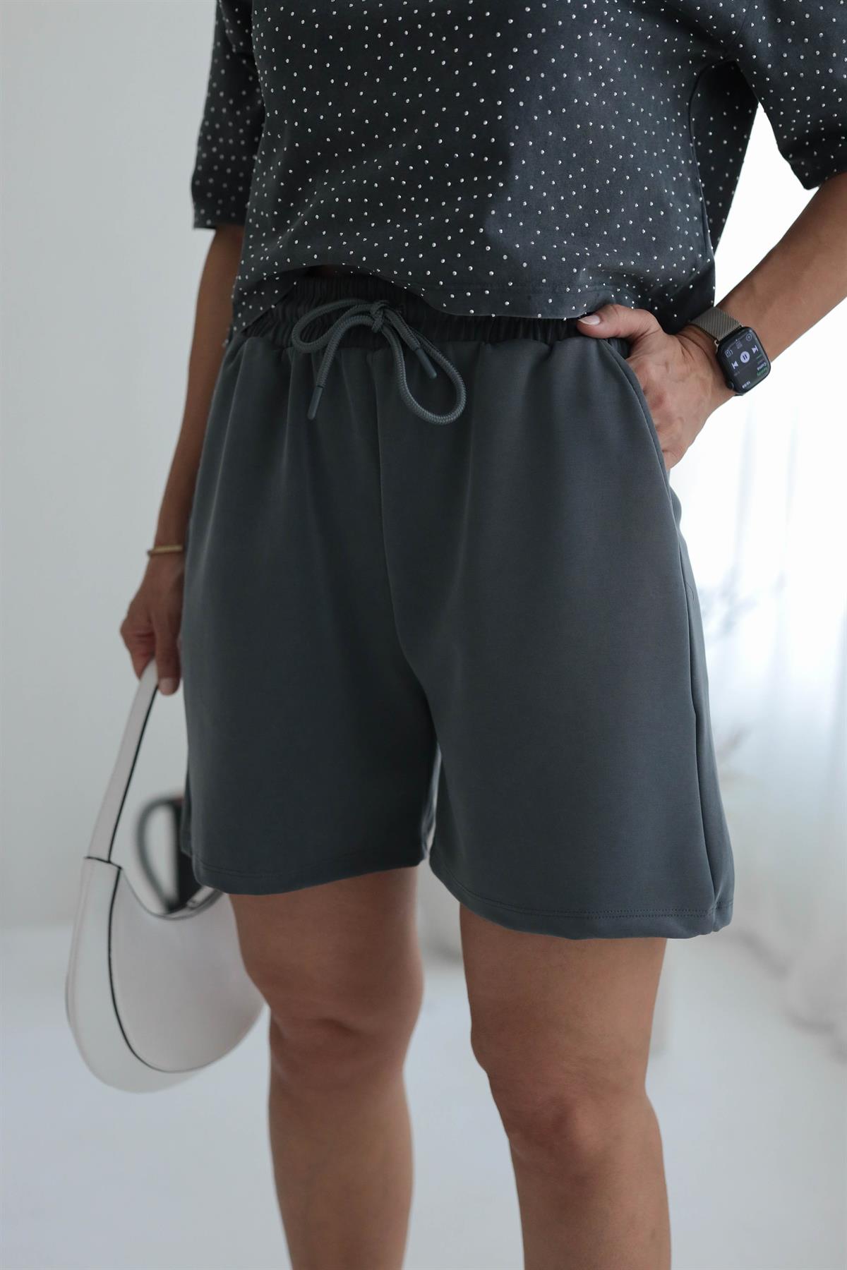 Bel Lastikli Yumuşak Dokulu Şort