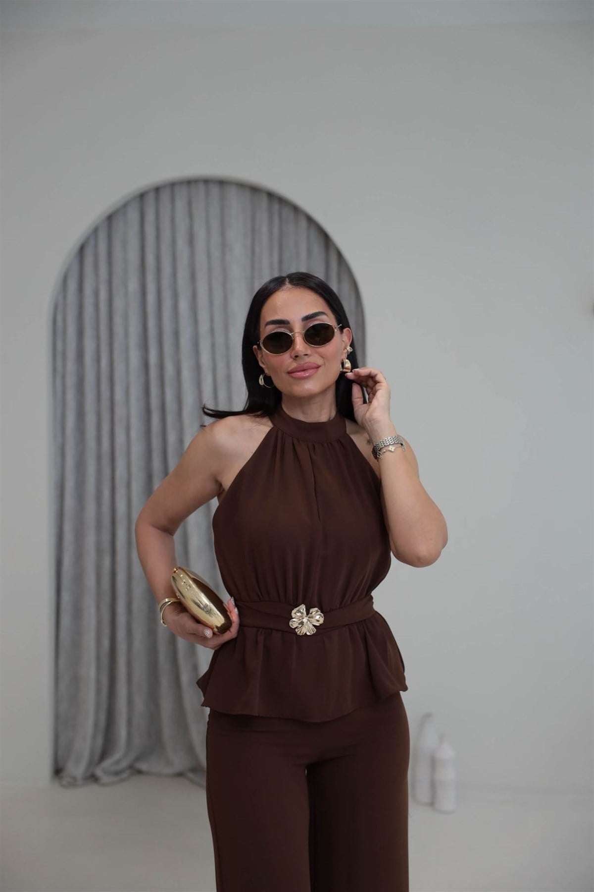 3944 Broş Detaylı Halter Yaka Tulum KAHVE