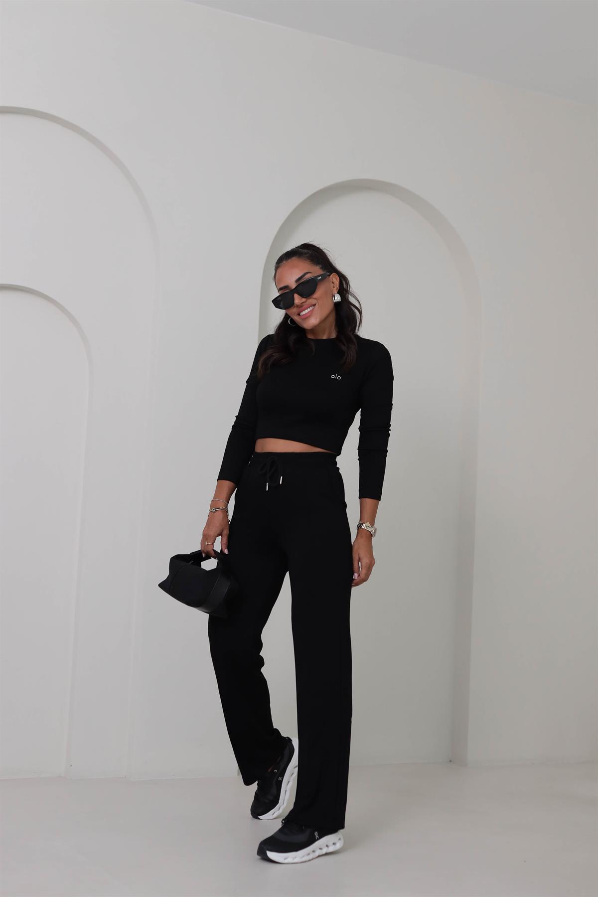 2170 Yazı Detaylı Crop Modal Takım SİYAH